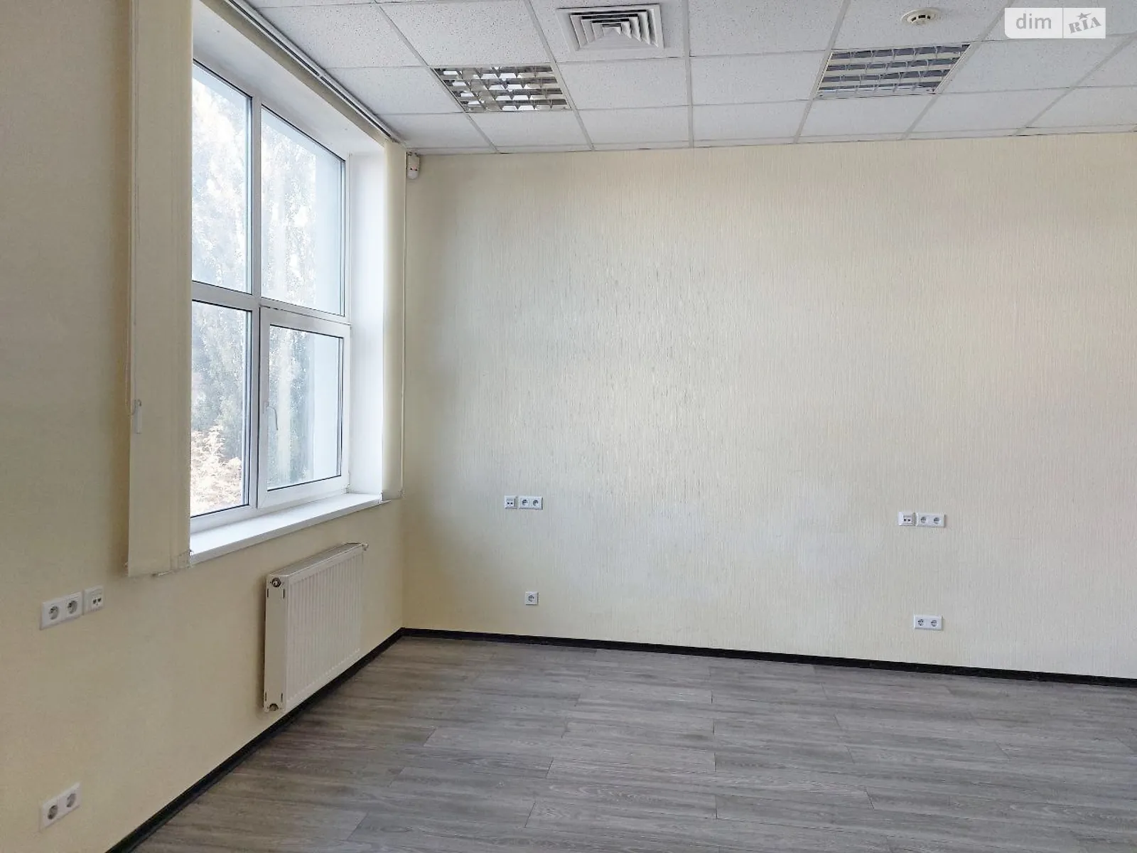 Сдается в аренду офис 45.9 кв. м в бизнес-центре, цена: 12030 грн - фото 1