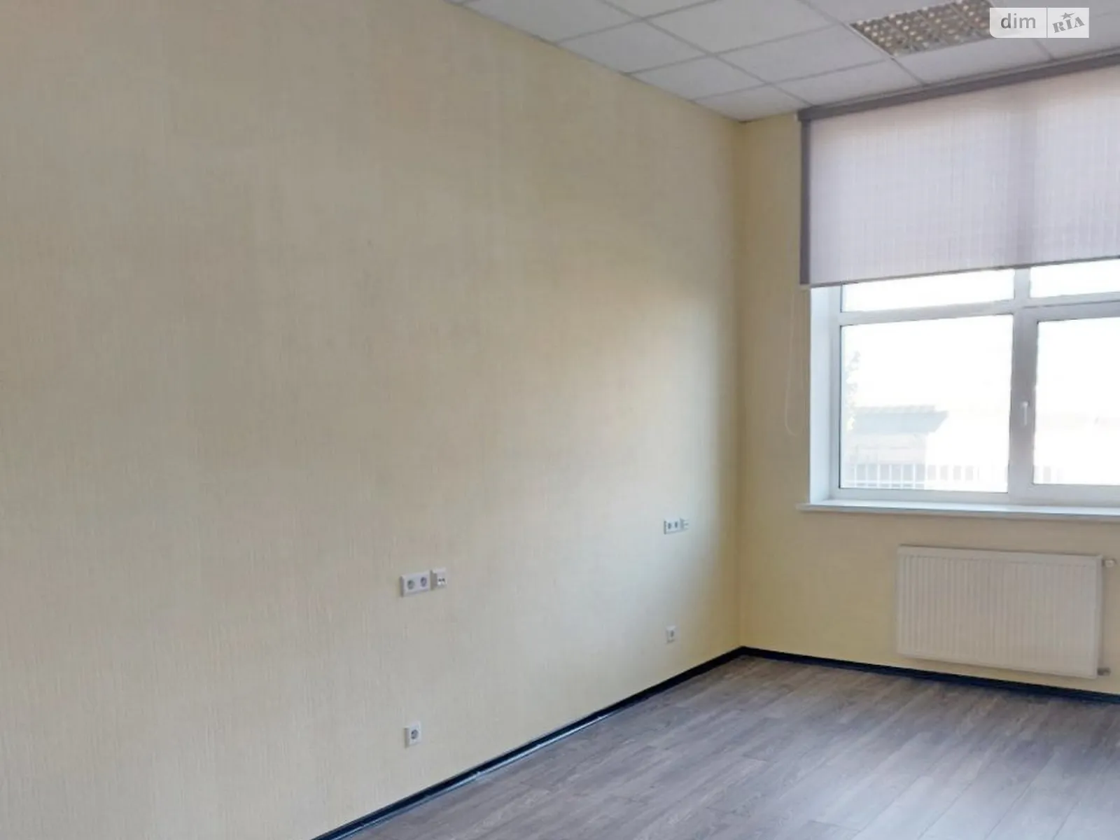 Сдается в аренду офис 48.8 кв. м в бизнес-центре, цена: 12740 грн - фото 1
