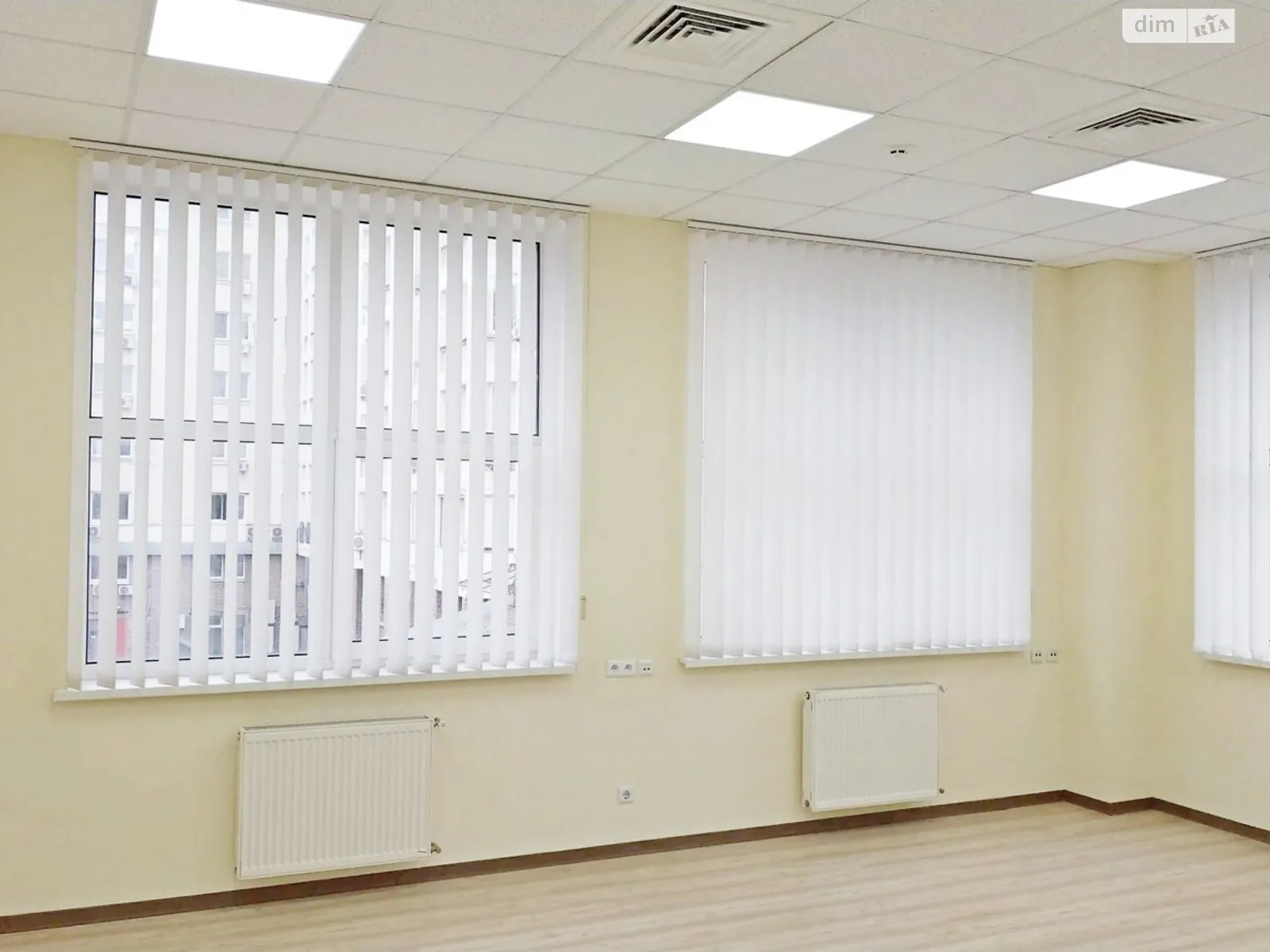 Сдается в аренду офис 126 кв. м в бизнес-центре, цена: 32910 грн - фото 1