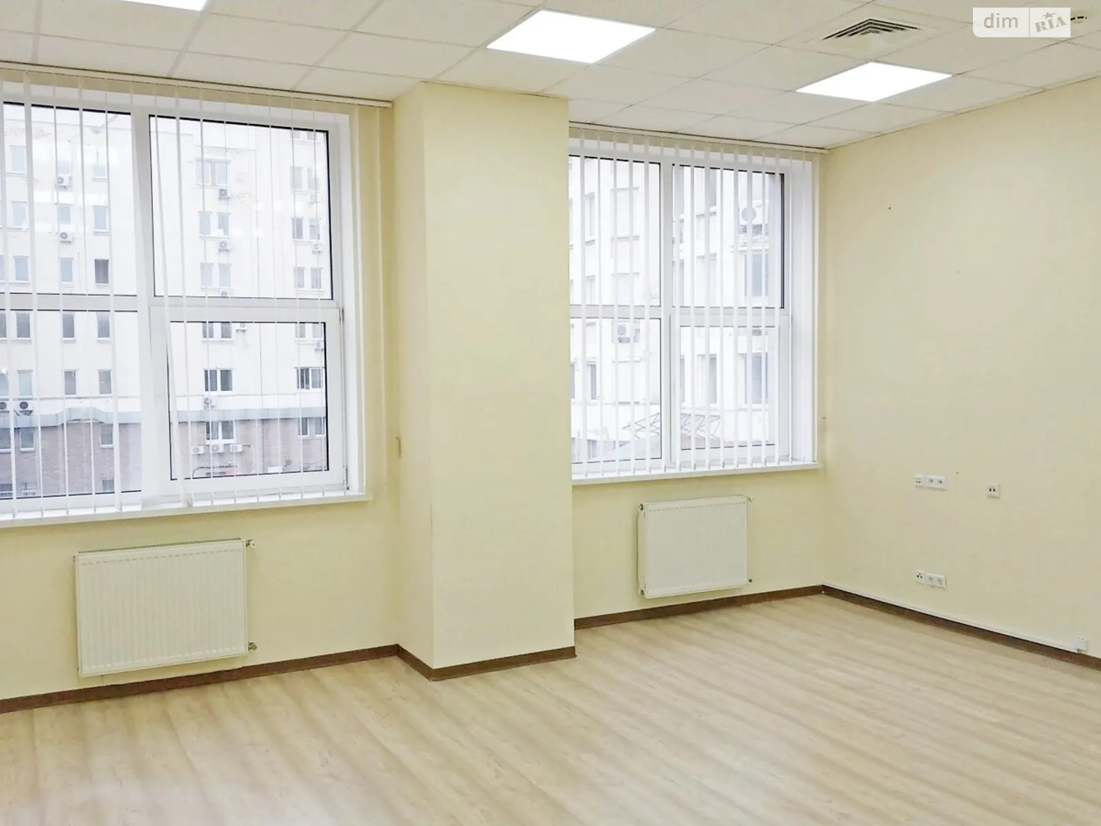 Сдается в аренду офис 126 кв. м в бизнес-центре, цена: 32930 грн - фото 1