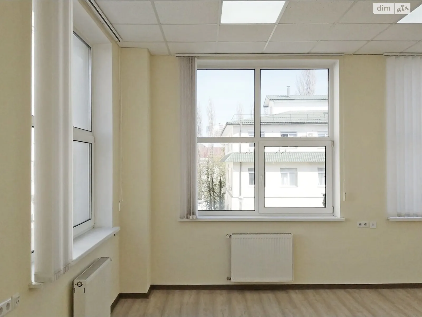 Сдается в аренду офис 126 кв. м в бизнес-центре, цена: 32940 грн - фото 1