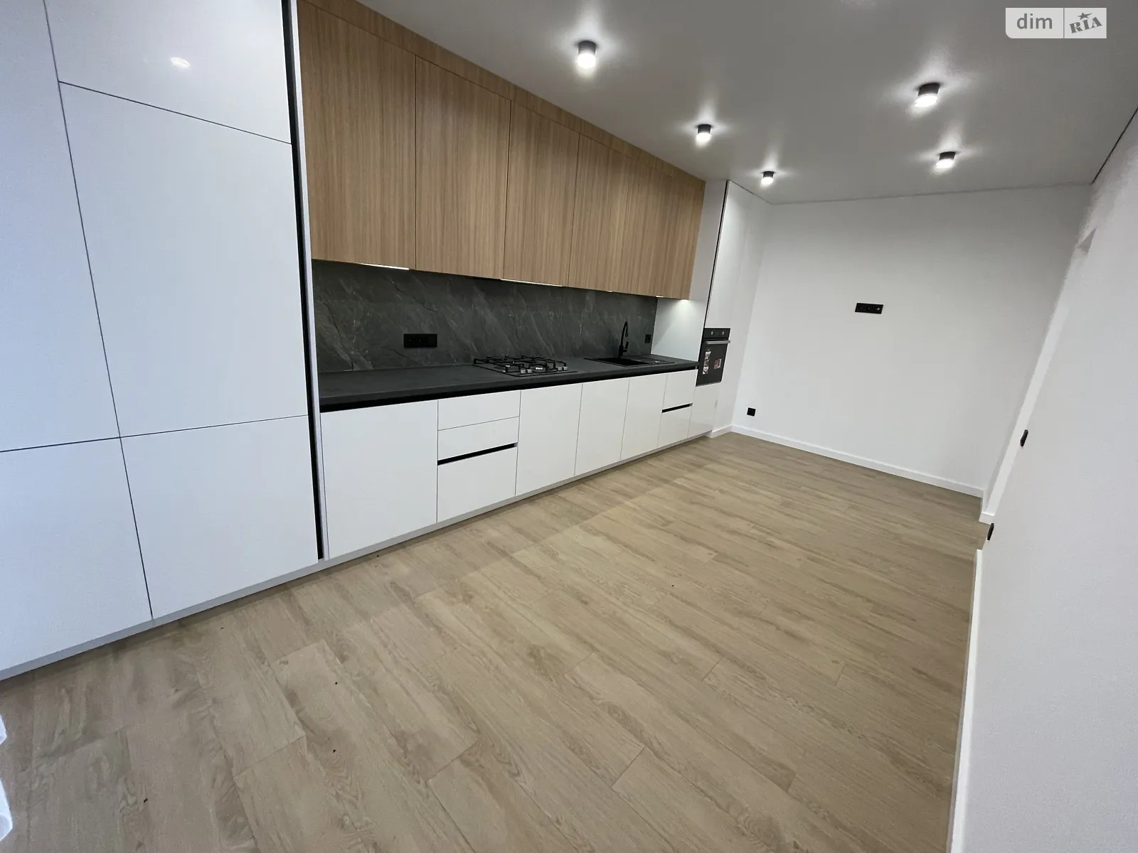 Продается 2-комнатная квартира 59 кв. м в Ровно, ул. Николая Боголюбова - фото 1