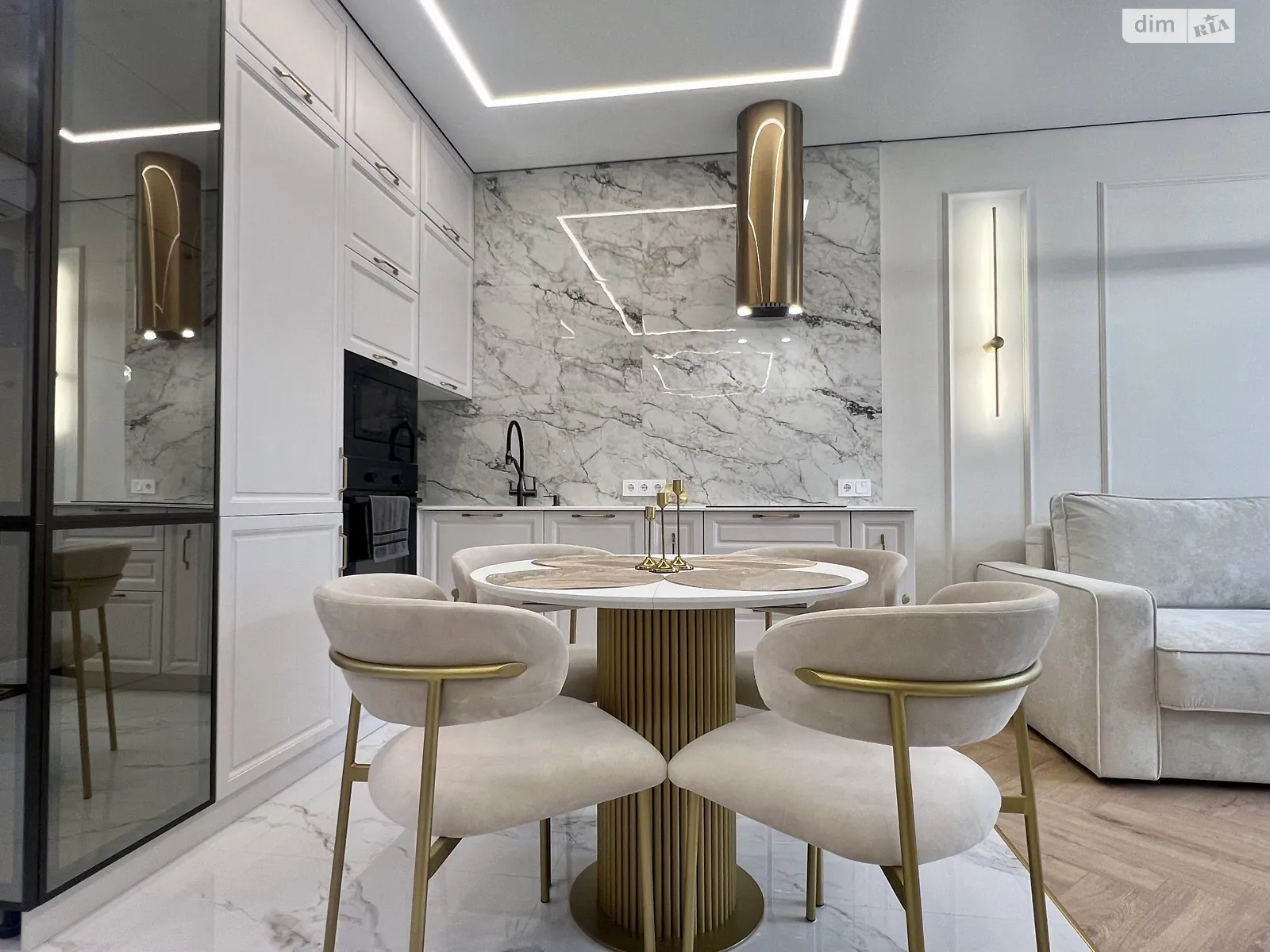 Продается 1-комнатная квартира 50 кв. м в Одессе, пер. Курортный, 2 - фото 1