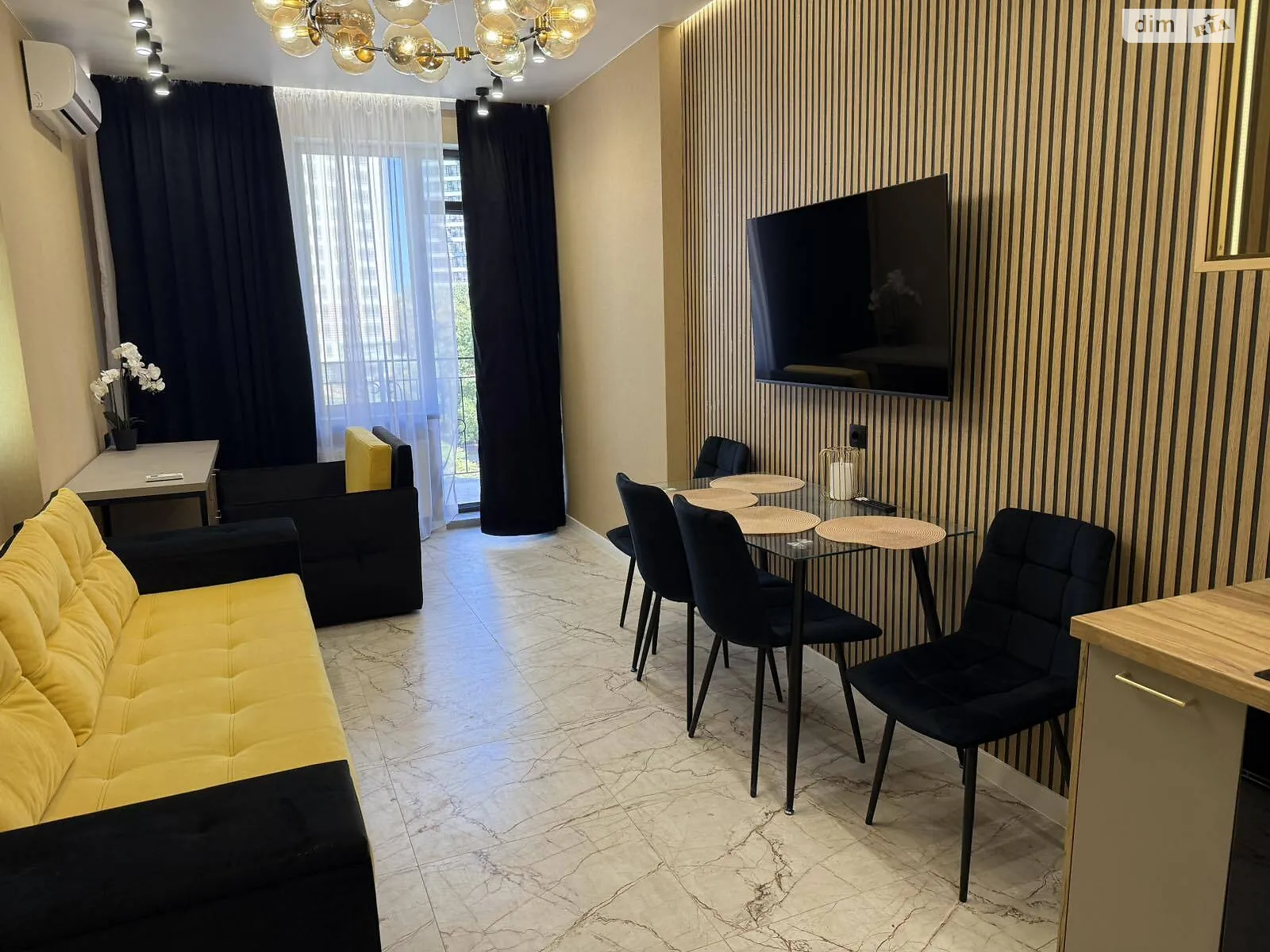 Продается 1-комнатная квартира 30 кв. м в Одессе, ул. Генуэзская, 1/1 - фото 1