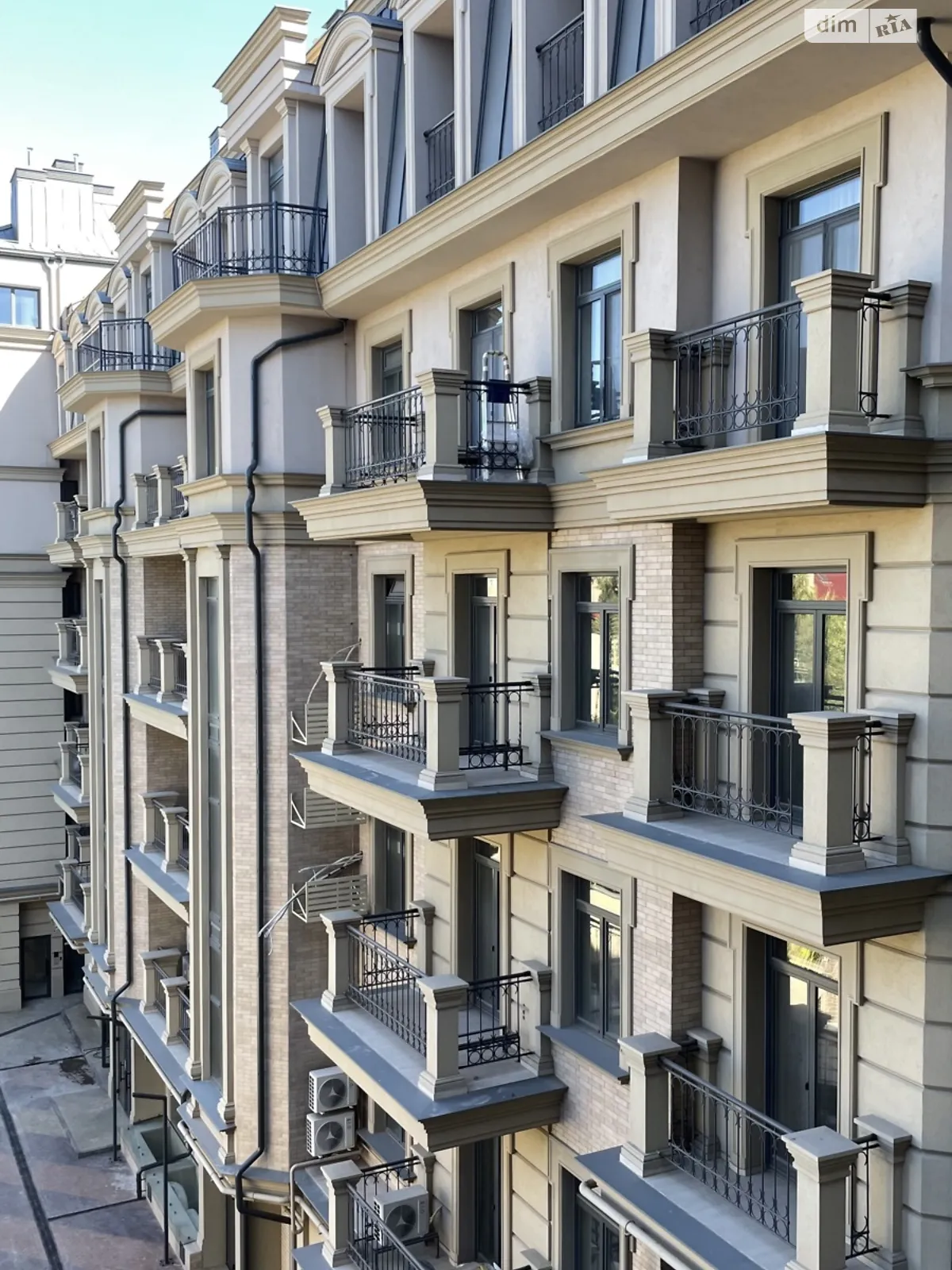 Продается 1-комнатная квартира 40.8 кв. м в Одессе, Фонтанская дор., 62К - фото 1