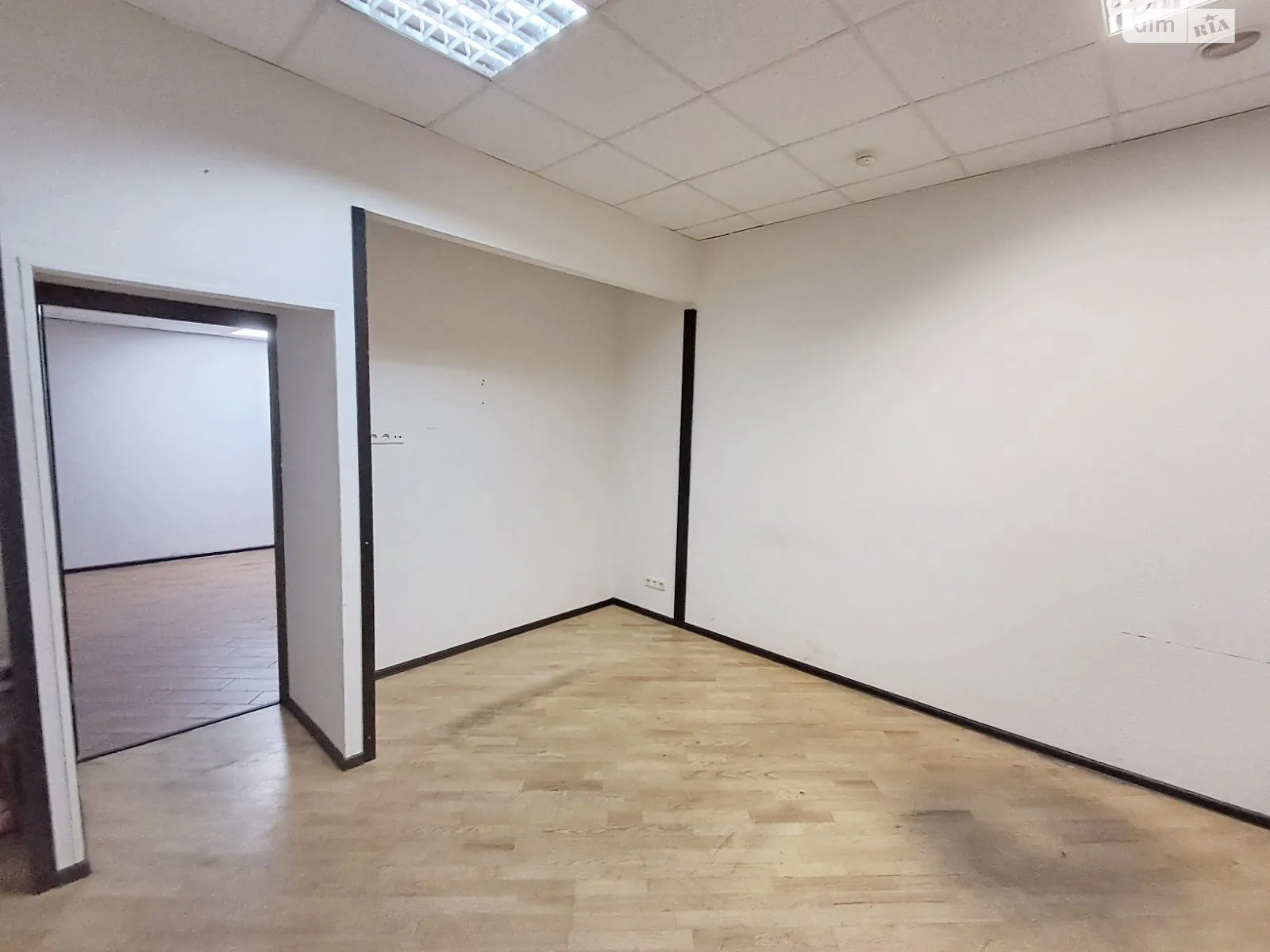 Здається в оренду приміщення вільного призначення 25 кв. м в 9-поверховій будівлі, цена: 12145 грн - фото 1