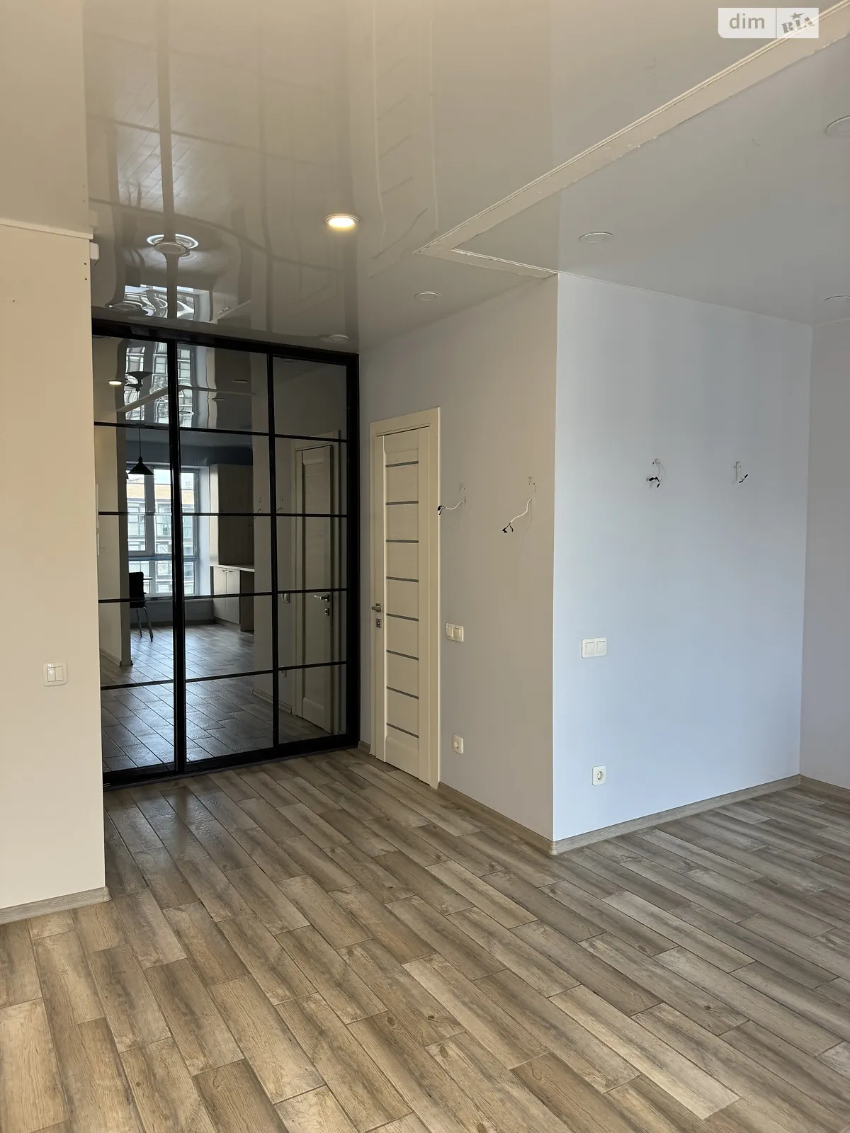 Продается 1-комнатная квартира 43 кв. м в Днепре, ул. Набережная Победы, 42Ц - фото 1