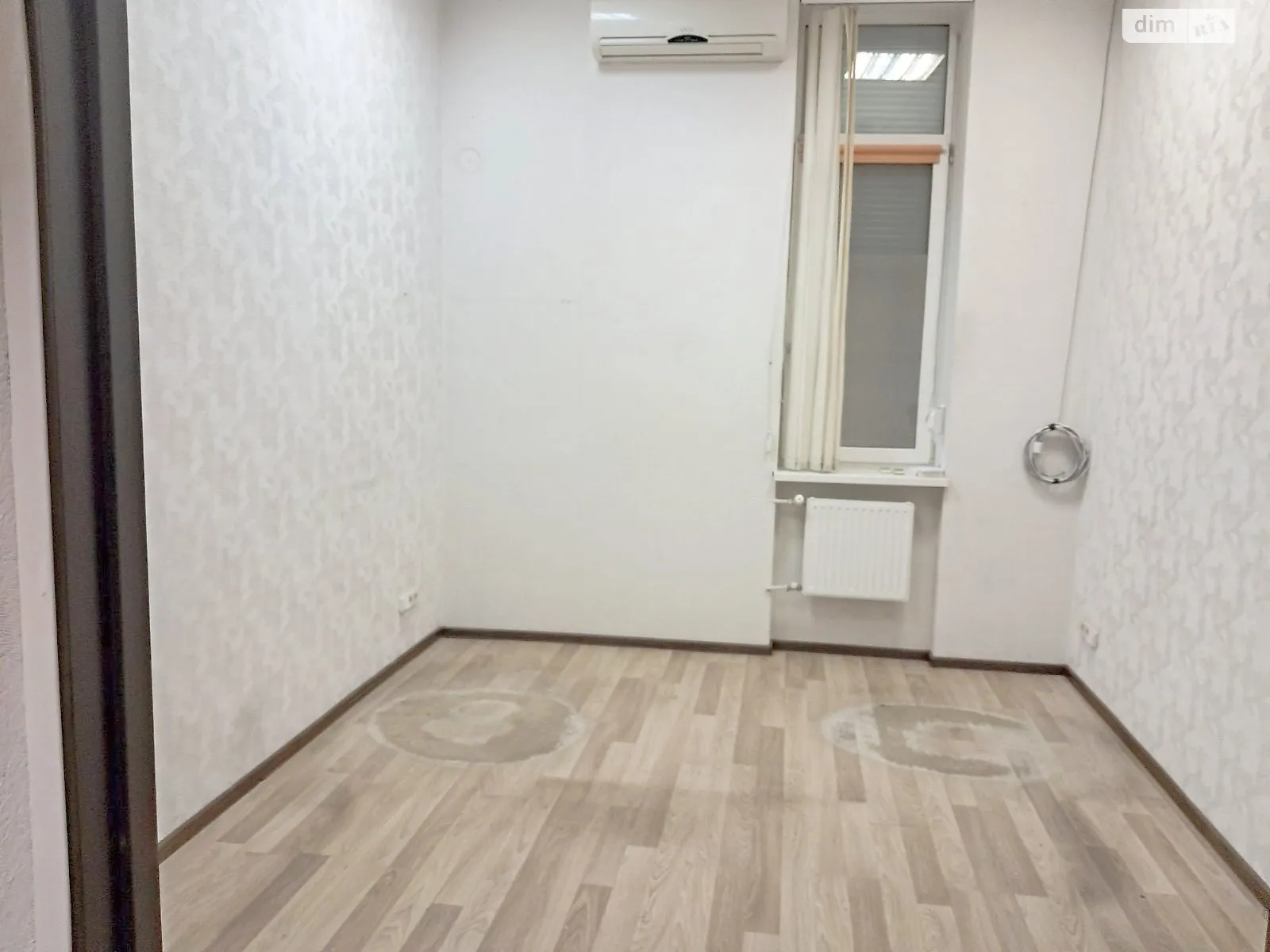Сдается в аренду офис 37.5 кв. м в бизнес-центре, цена: 10020 грн - фото 1