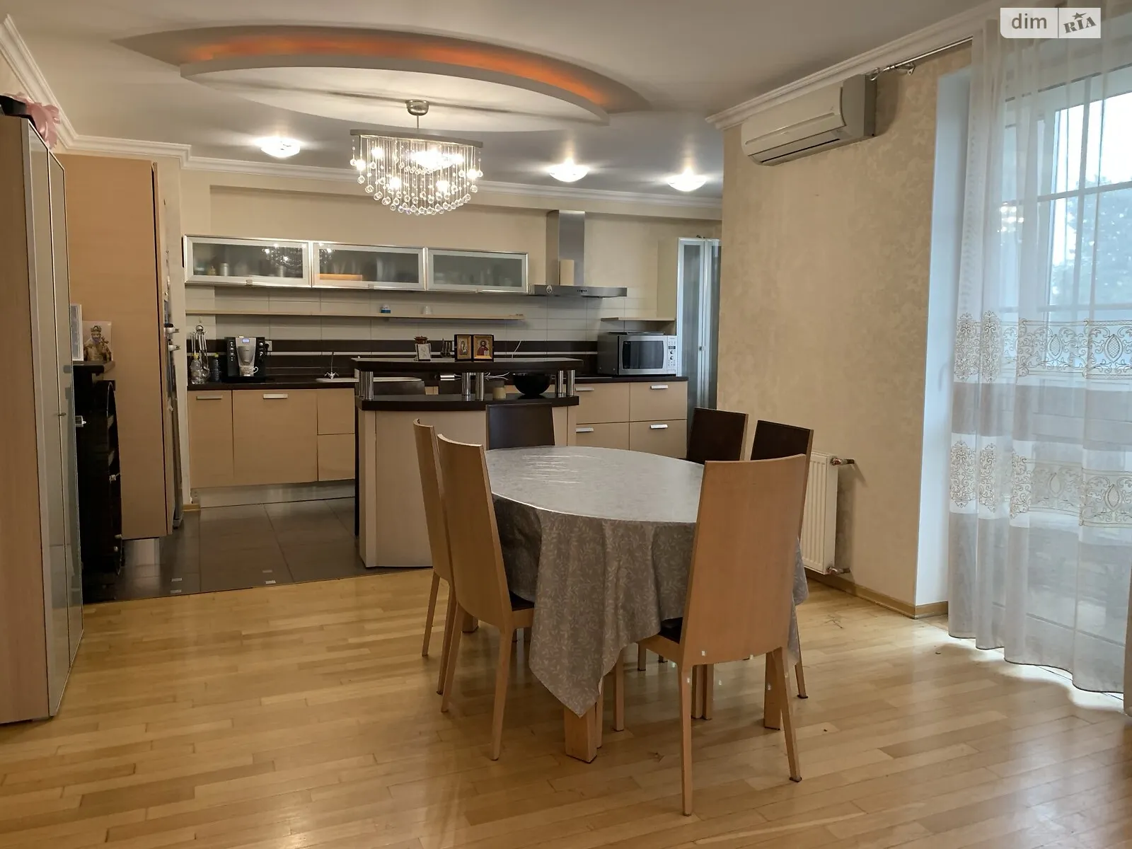 Продается 4-комнатная квартира 146.2 кв. м в Киеве, ул. Почайнинская, 25/49 - фото 1