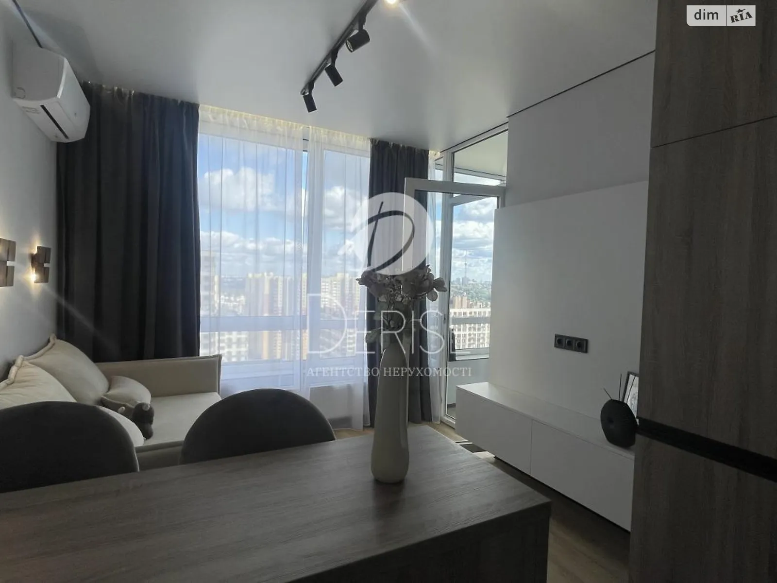 Продается 1-комнатная квартира 75 кв. м в Киеве, ул. Семьи Кристеров, 14Б - фото 1