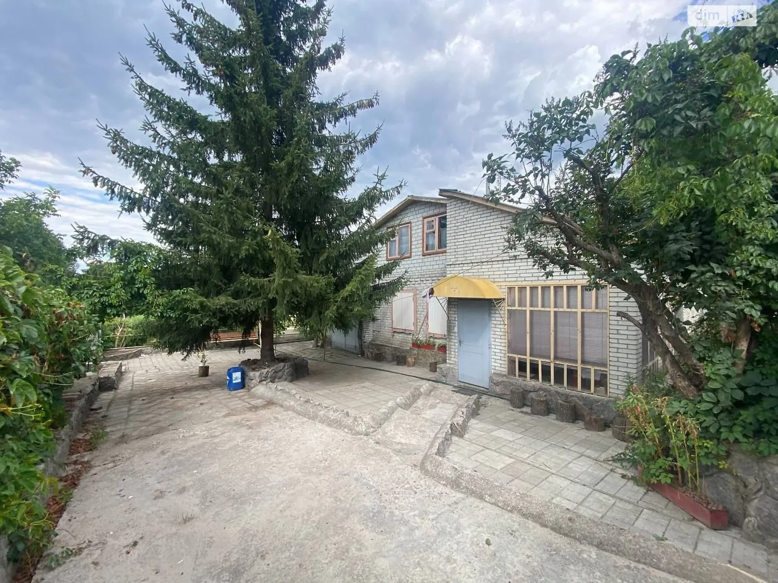 Продается дом на 2 этажа 72.5 кв. м с гаражом, цена: 30000 $ - фото 1