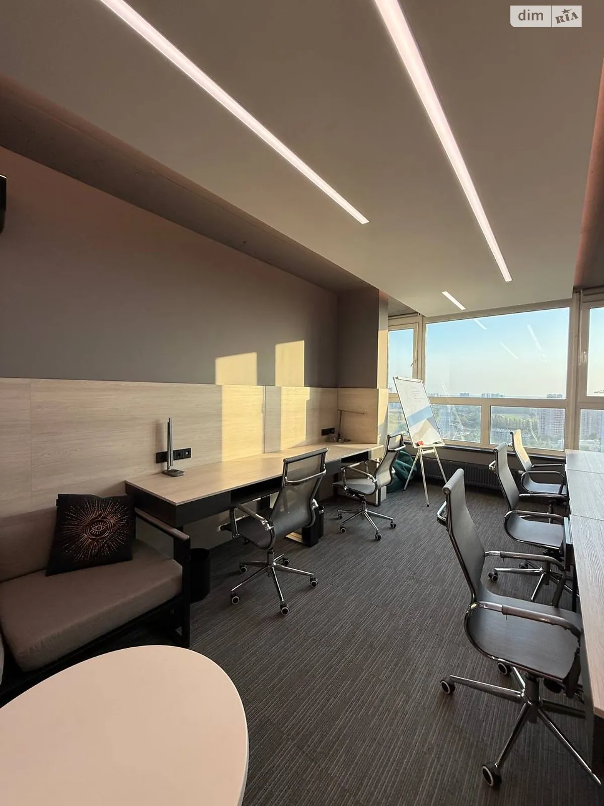 Продается офис 32 кв. м в бизнес-центре, цена: 74900 $ - фото 1