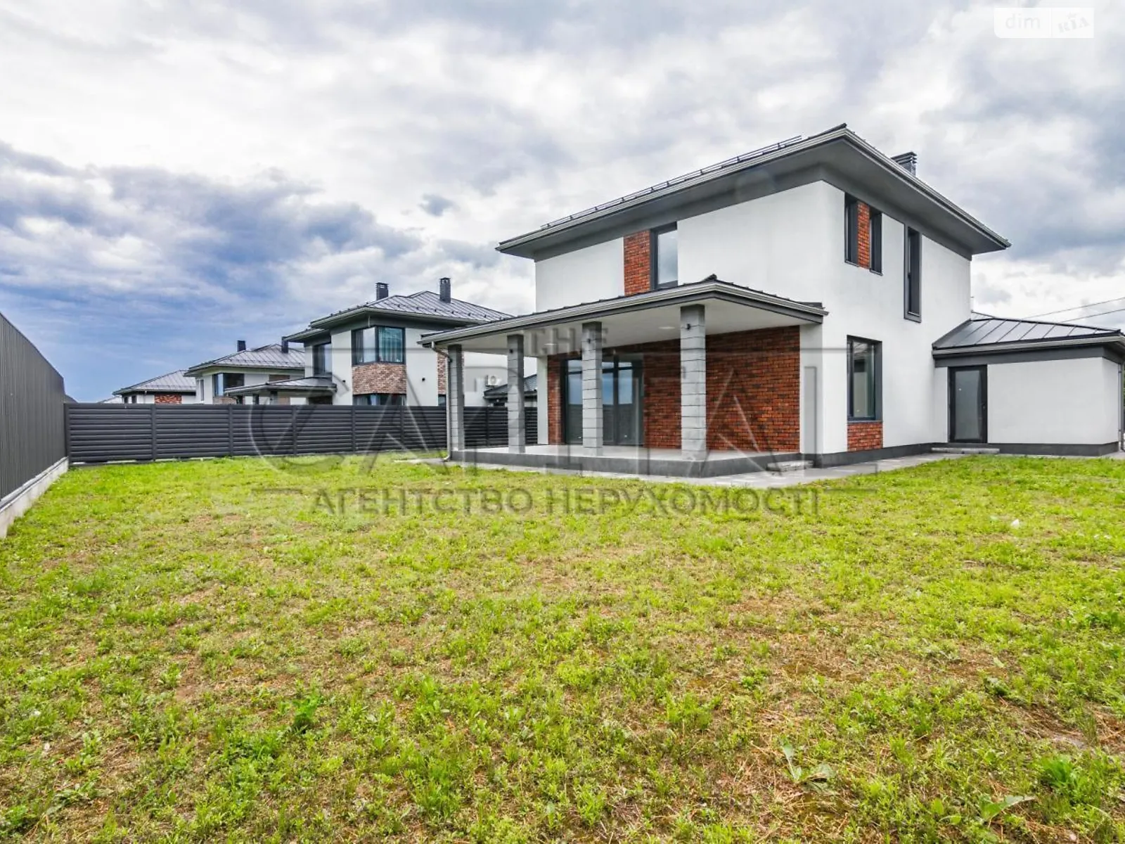 Продается дом на 2 этажа 195 кв. м с мансардой, цена: 220000 $ - фото 1