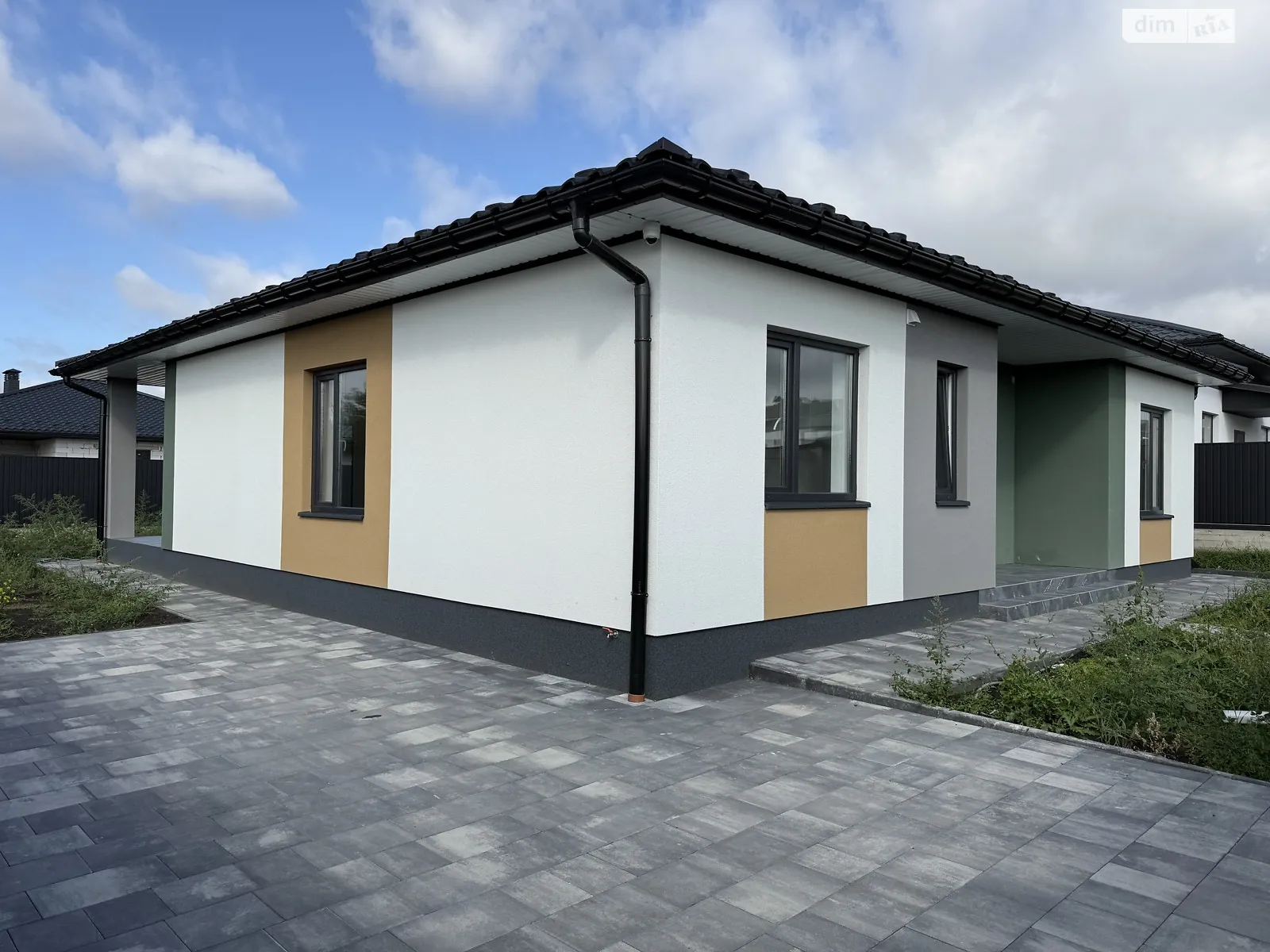 Продается одноэтажный дом 132 кв. м с гаражом, цена: 199980 $ - фото 1