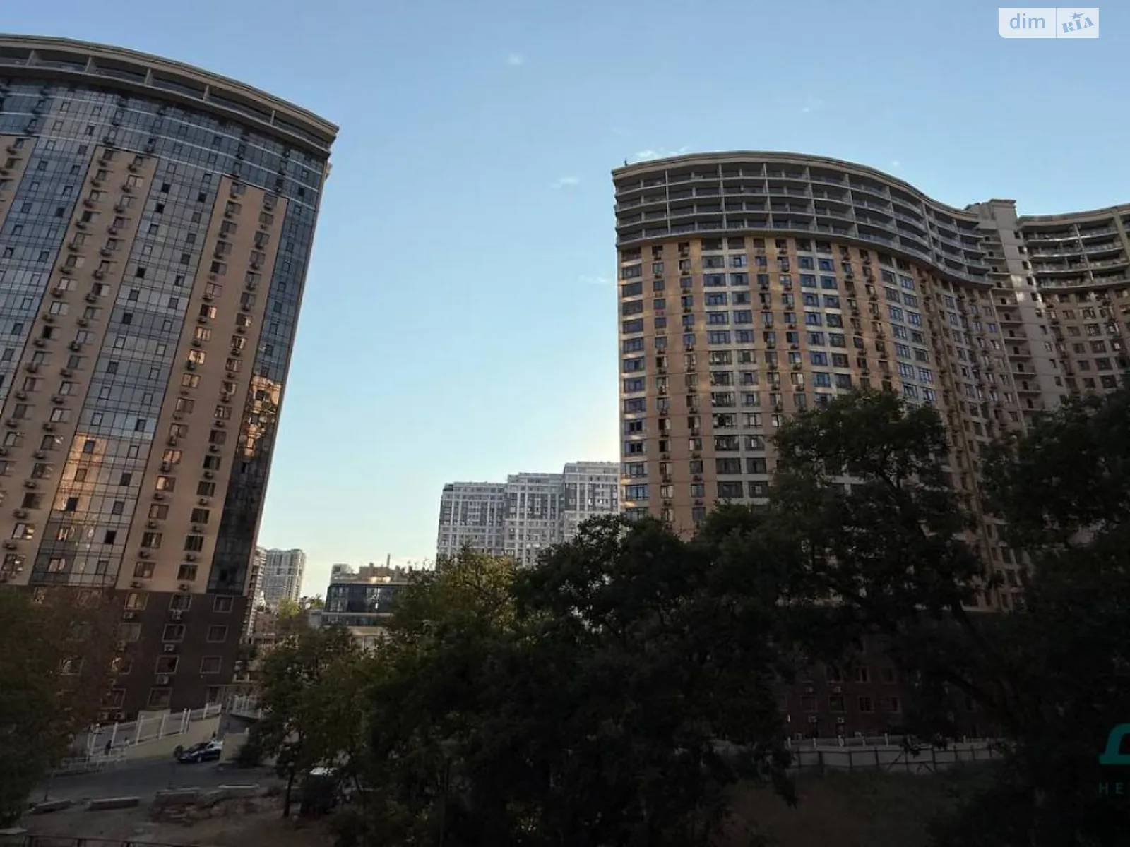 Продается 2-комнатная квартира 69.12 кв. м в Одессе, ул. Генуэзская, 1/1 - фото 1