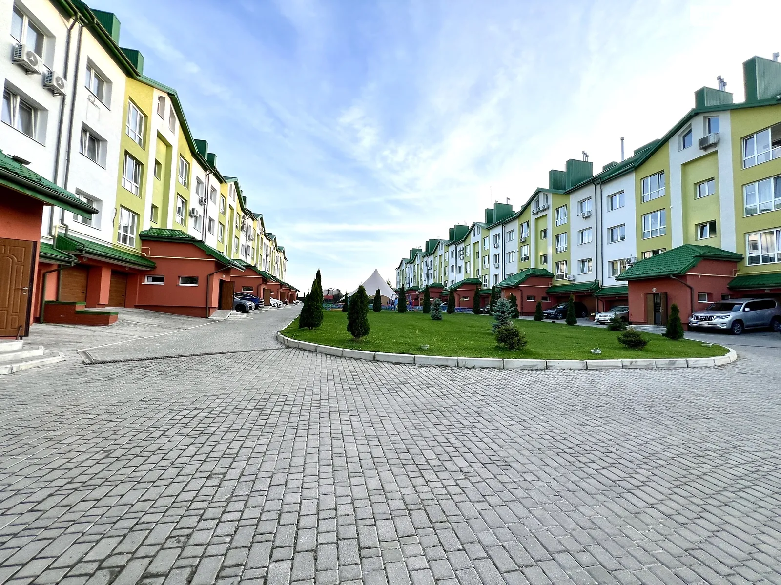 Продается 2-комнатная квартира 63 кв. м в Сокольниках, ул. Героев Крут, 1 - фото 1