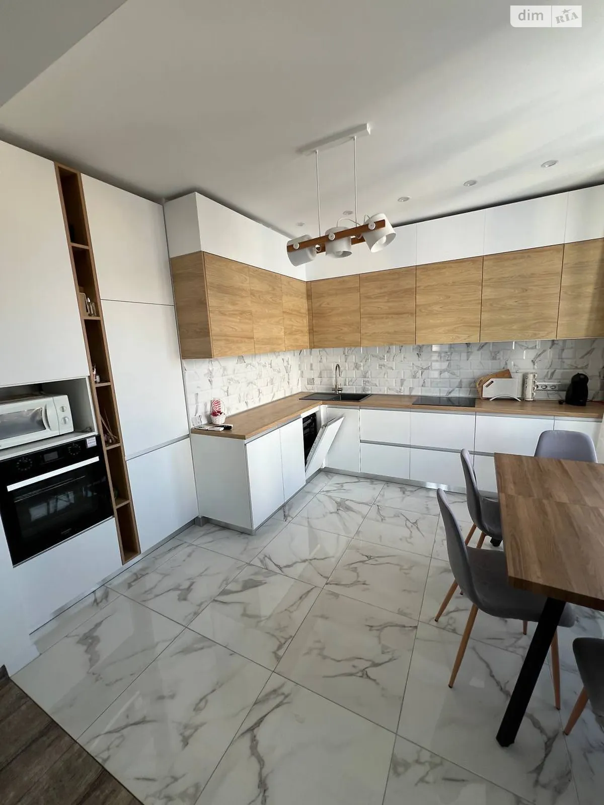 Сдается в аренду 1-комнатная квартира 68 кв. м в Одессе, ул. Георгия Липского(Толбухина), 135Б - фото 1