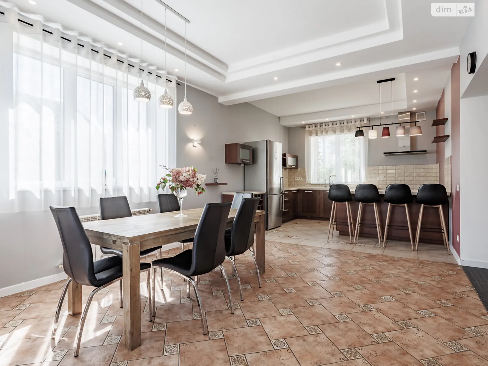 Продается дом на 2 этажа 233 кв. м с беседкой, цена: 395000 $ - фото 1