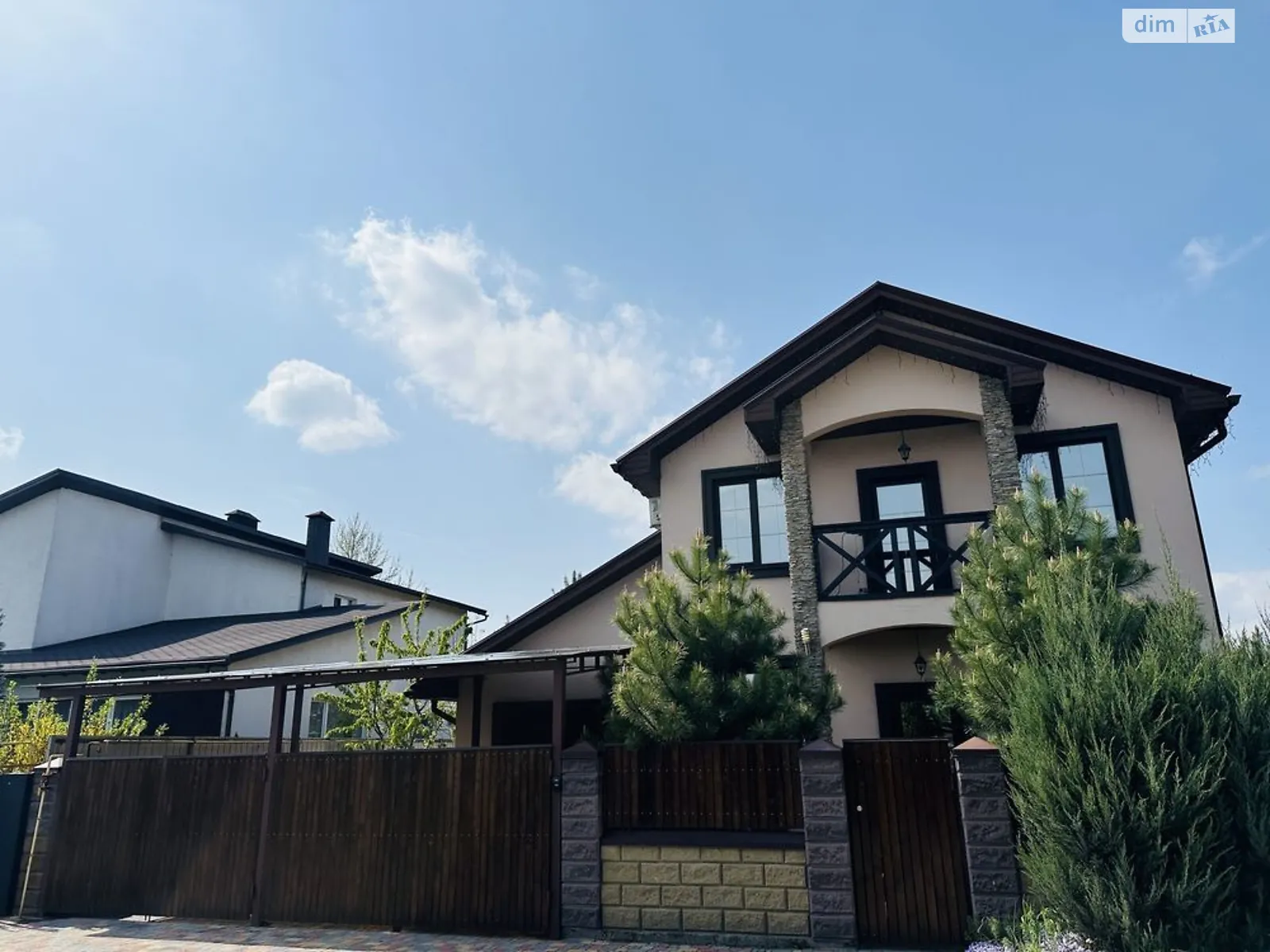 Сдается в аренду дом на 2 этажа 175 кв. м с верандой, цена: 1800 $ - фото 1