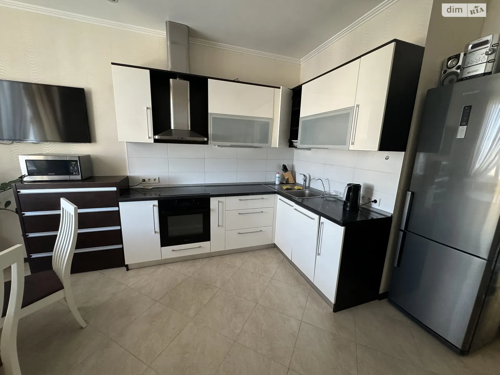 Сдается в аренду 2-комнатная квартира 75 кв. м в Одессе, ул. Независимости, 11 - фото 1