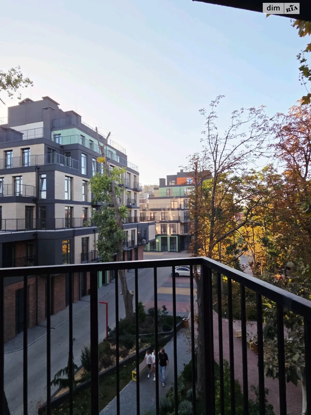 Продається 1-кімнатна квартира 38 кв. м у Одесі, вул. Дачна, 28 - фото 1