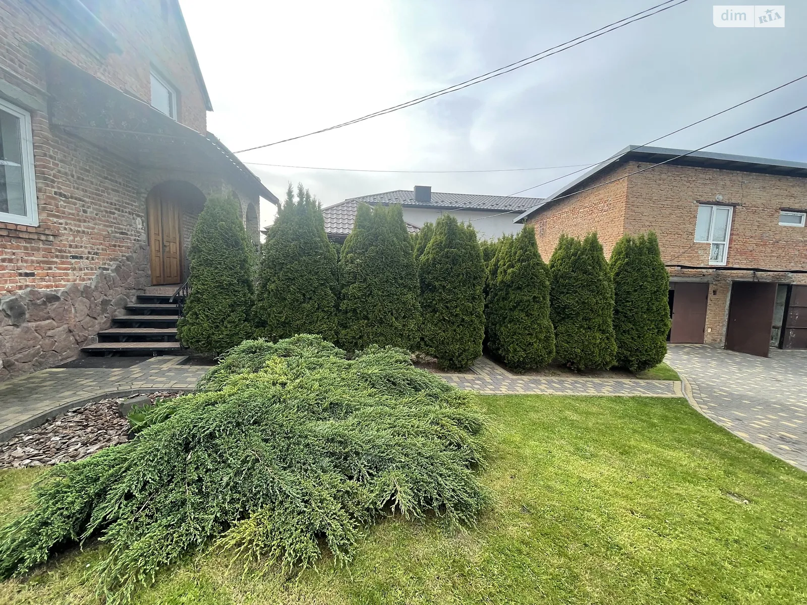 Продается дом на 2 этажа 205 кв. м с беседкой, цена: 152000 $ - фото 1