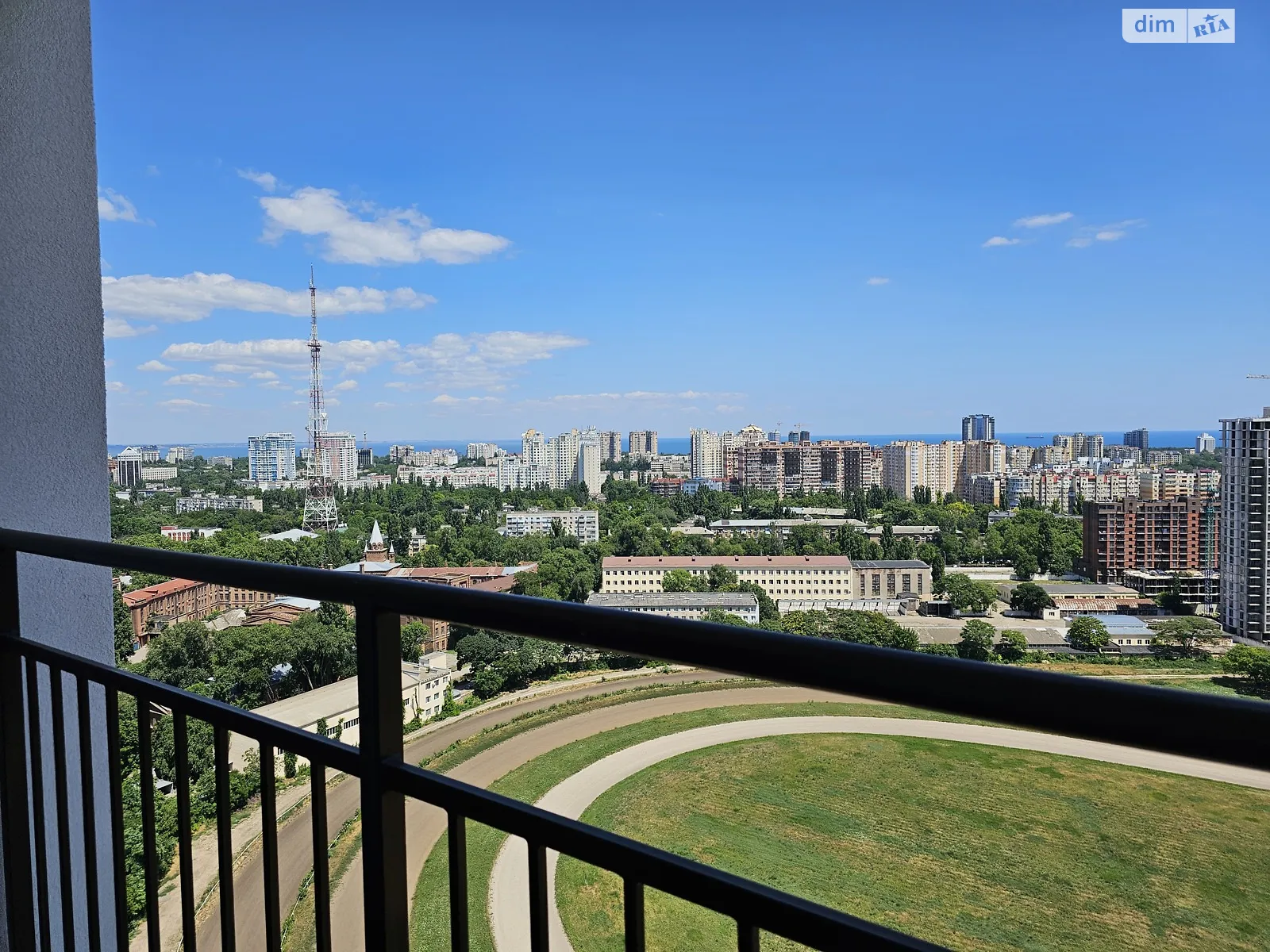 Продается 1-комнатная квартира 64 кв. м в Одессе, ул. Краснова - фото 1