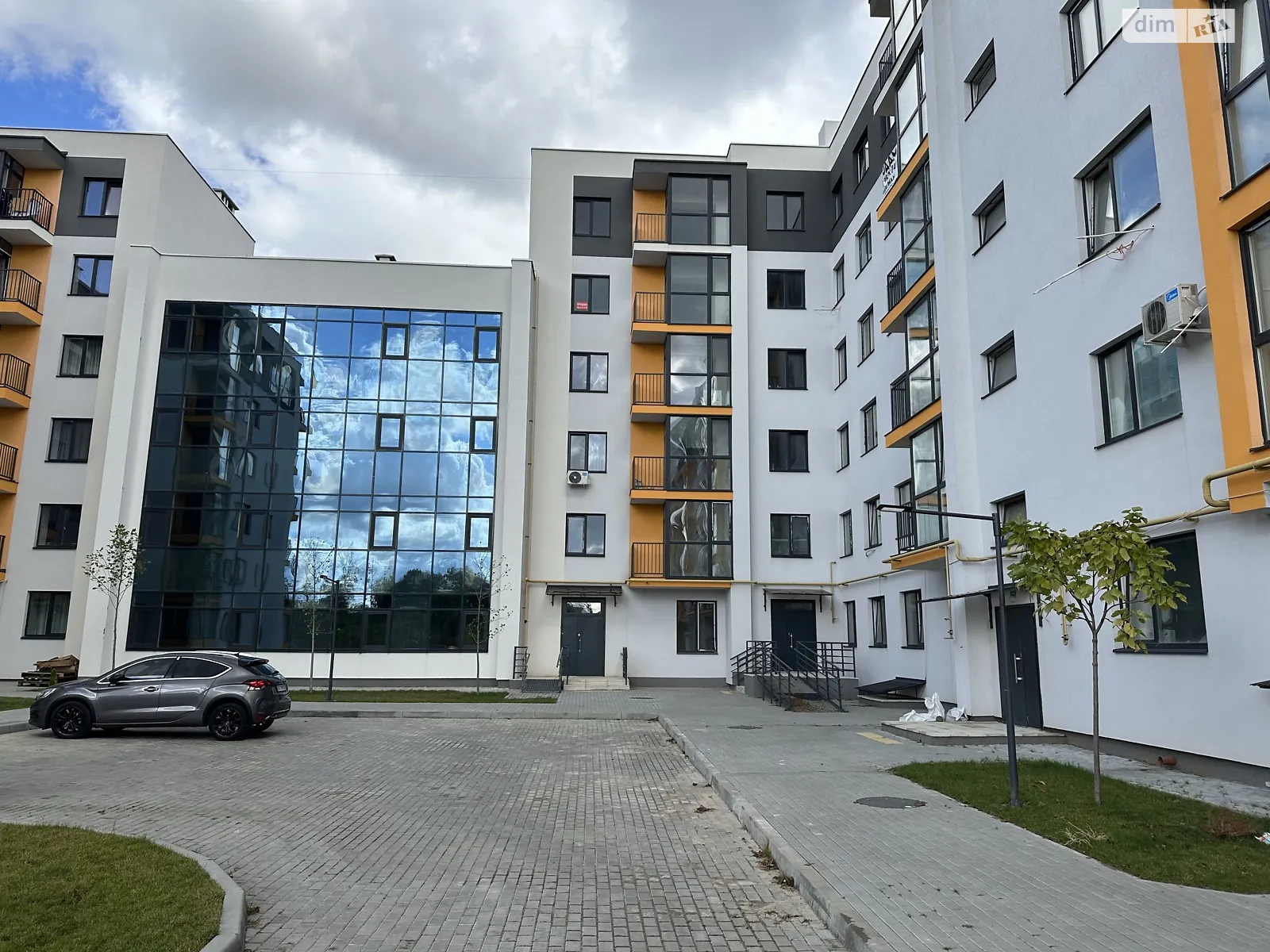 Продается 3-комнатная квартира 68.9 кв. м в Березиной, ул. Радужная, 104 - фото 1