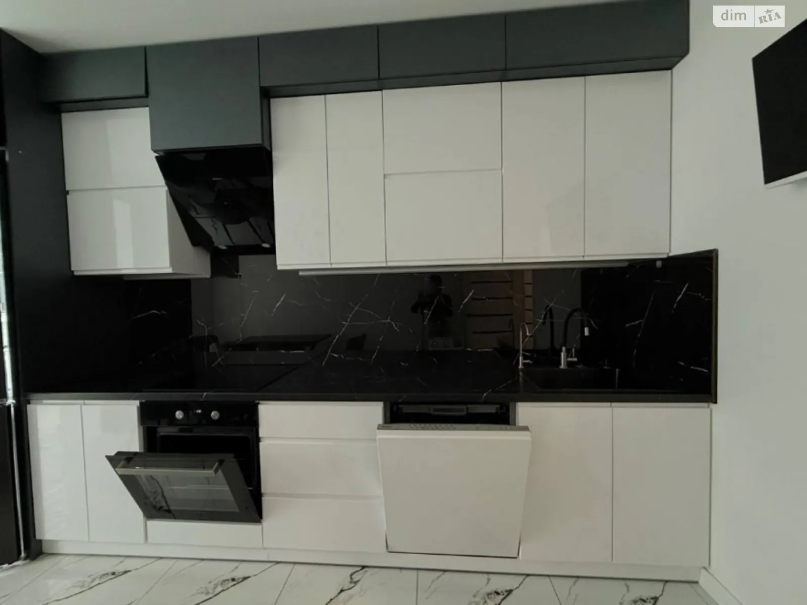 Продается 1-комнатная квартира 47 кв. м в Житомире, ул. Михаила Грушевского, 75 - фото 1