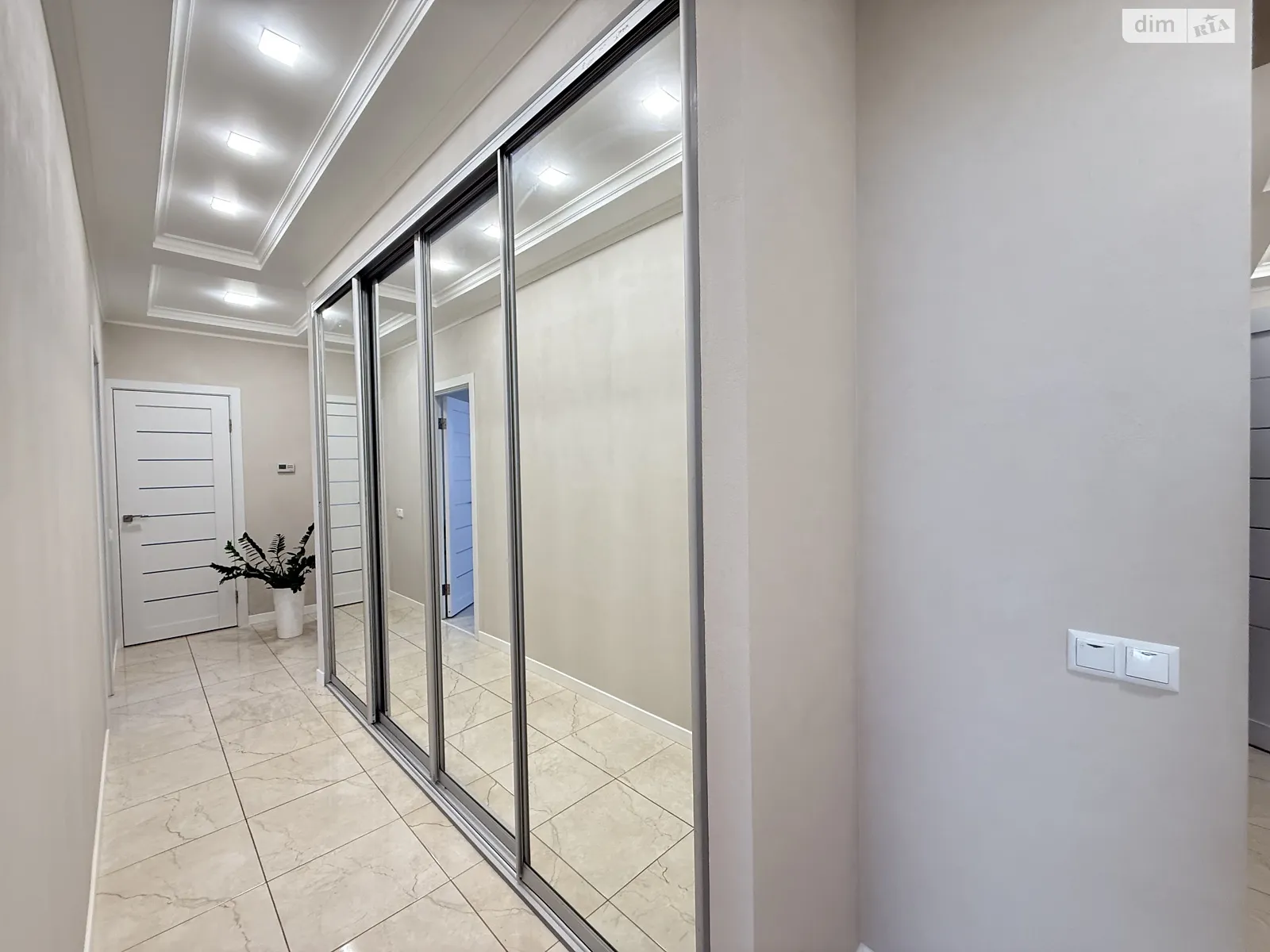 Продается 2-комнатная квартира 74.9 кв. м в Хмельницком, ул. Молодежная - фото 1