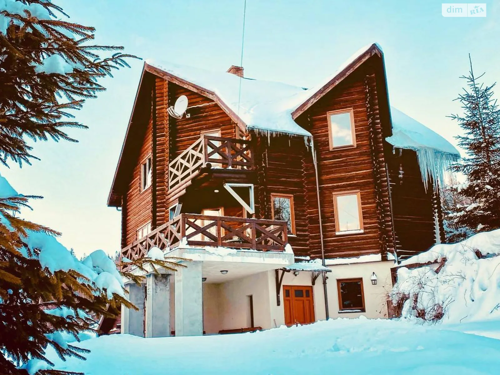 Продается дом на 3 этажа 210 кв. м с баней/сауной, цена: 220000 $ - фото 1