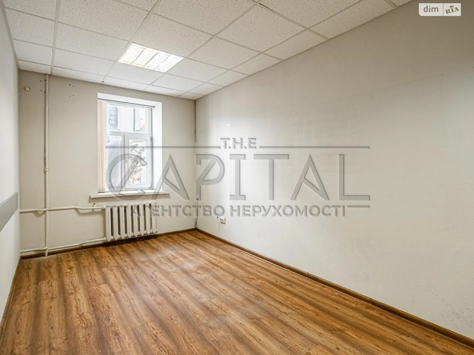 Продается офис 46 кв. м в бизнес-центре, цена: 105000 $ - фото 1