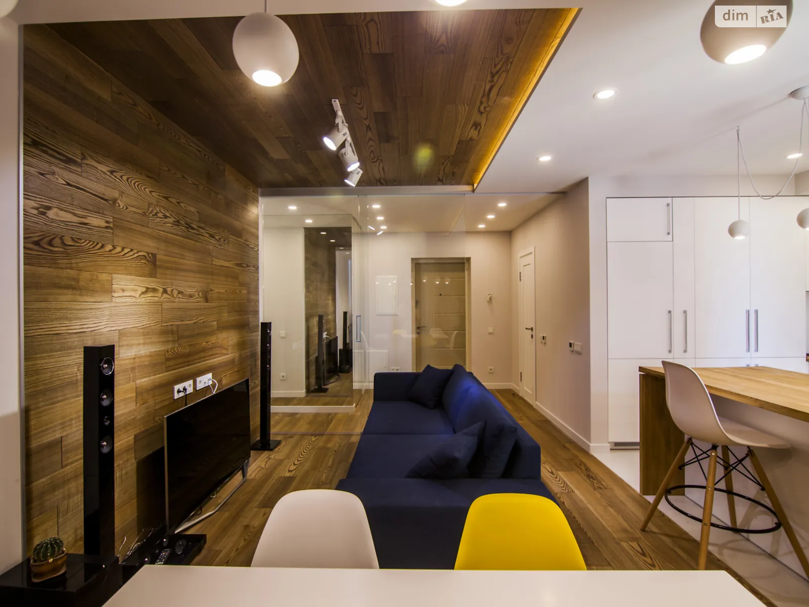 Продается 3-комнатная квартира 78.6 кв. м в Киеве, ул. Анатолия Петрицкого, 13 - фото 1