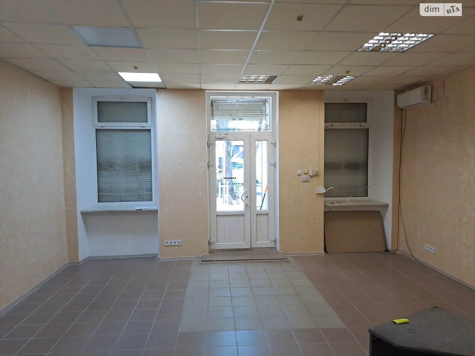 Сдается в аренду помещения свободного назначения 83 кв. м в 2-этажном здании, цена: 14000 грн - фото 1