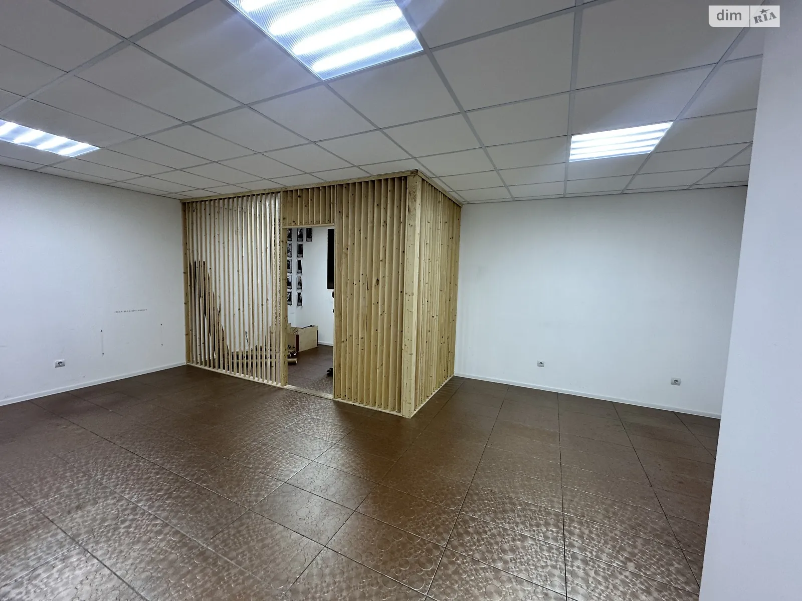 Здається в оренду приміщення вільного призначення 65 кв. м в 1-поверховій будівлі, цена: 8000 грн - фото 1