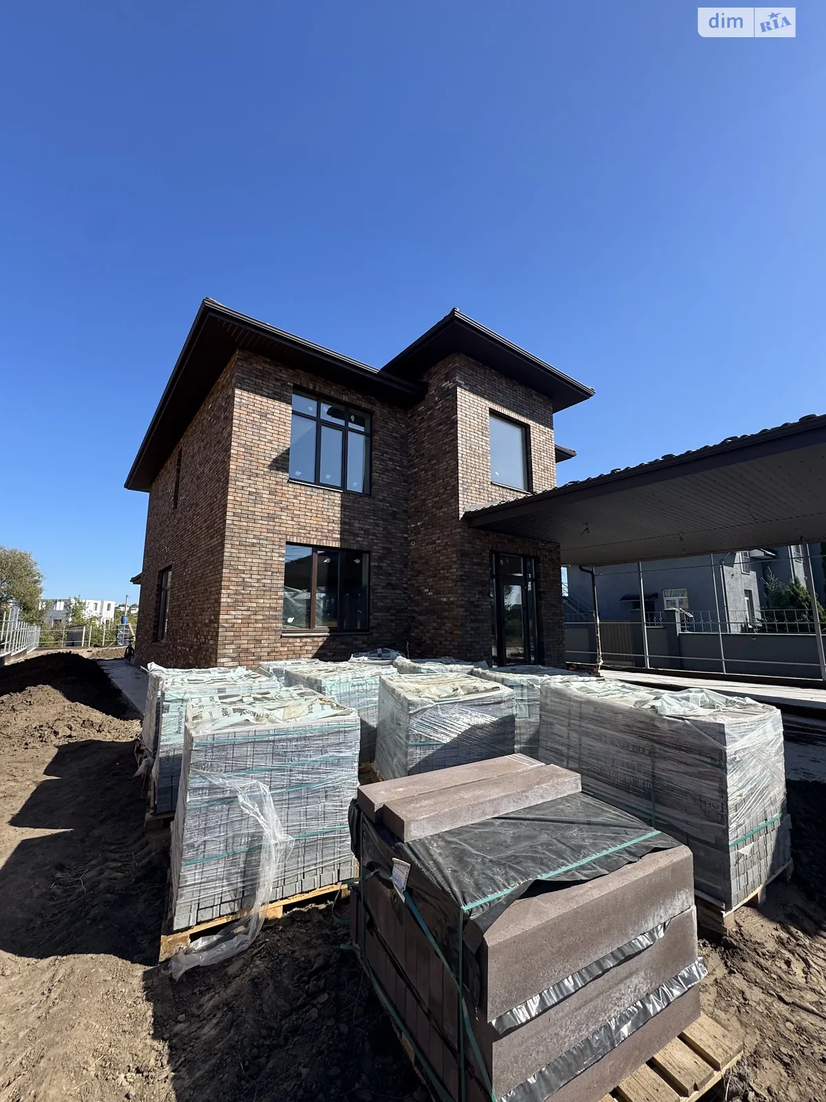 Продается дом на 2 этажа 180 кв. м с балконом, цена: 258000 $ - фото 1