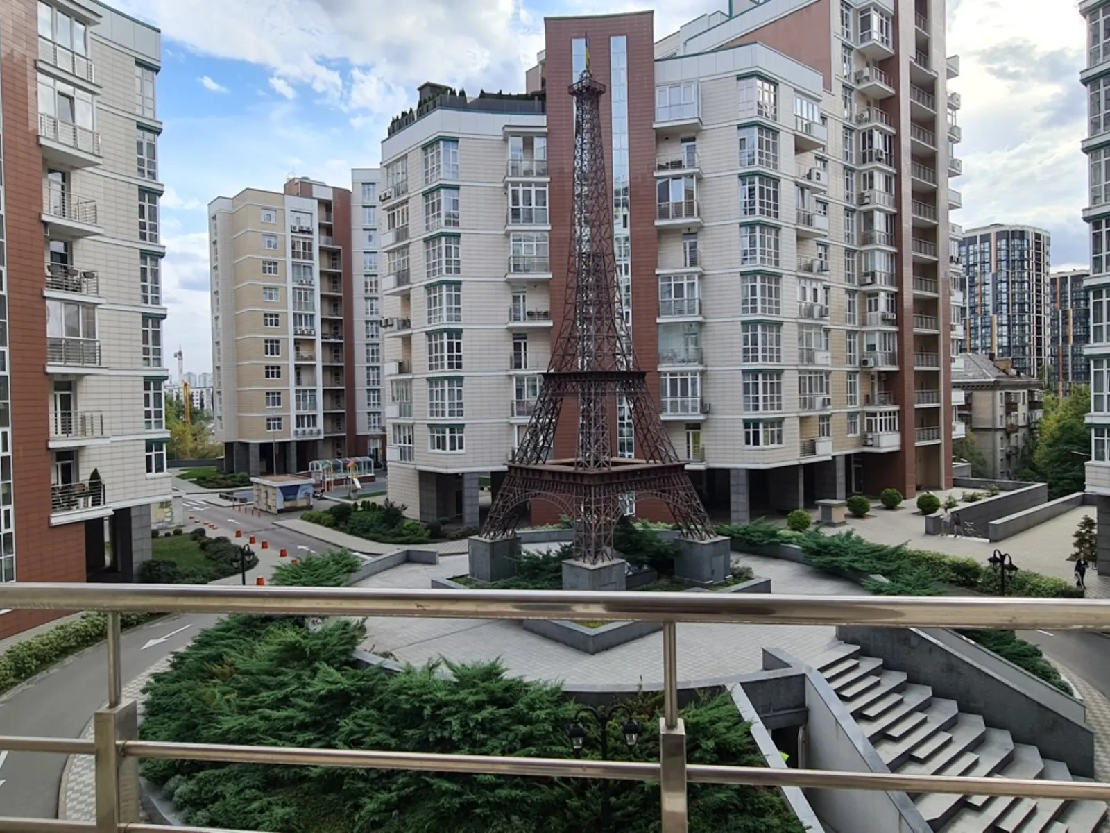 Продається 1-кімнатна квартира 50 кв. м у Києві, вул. Академика Філатова, 2/1 - фото 1