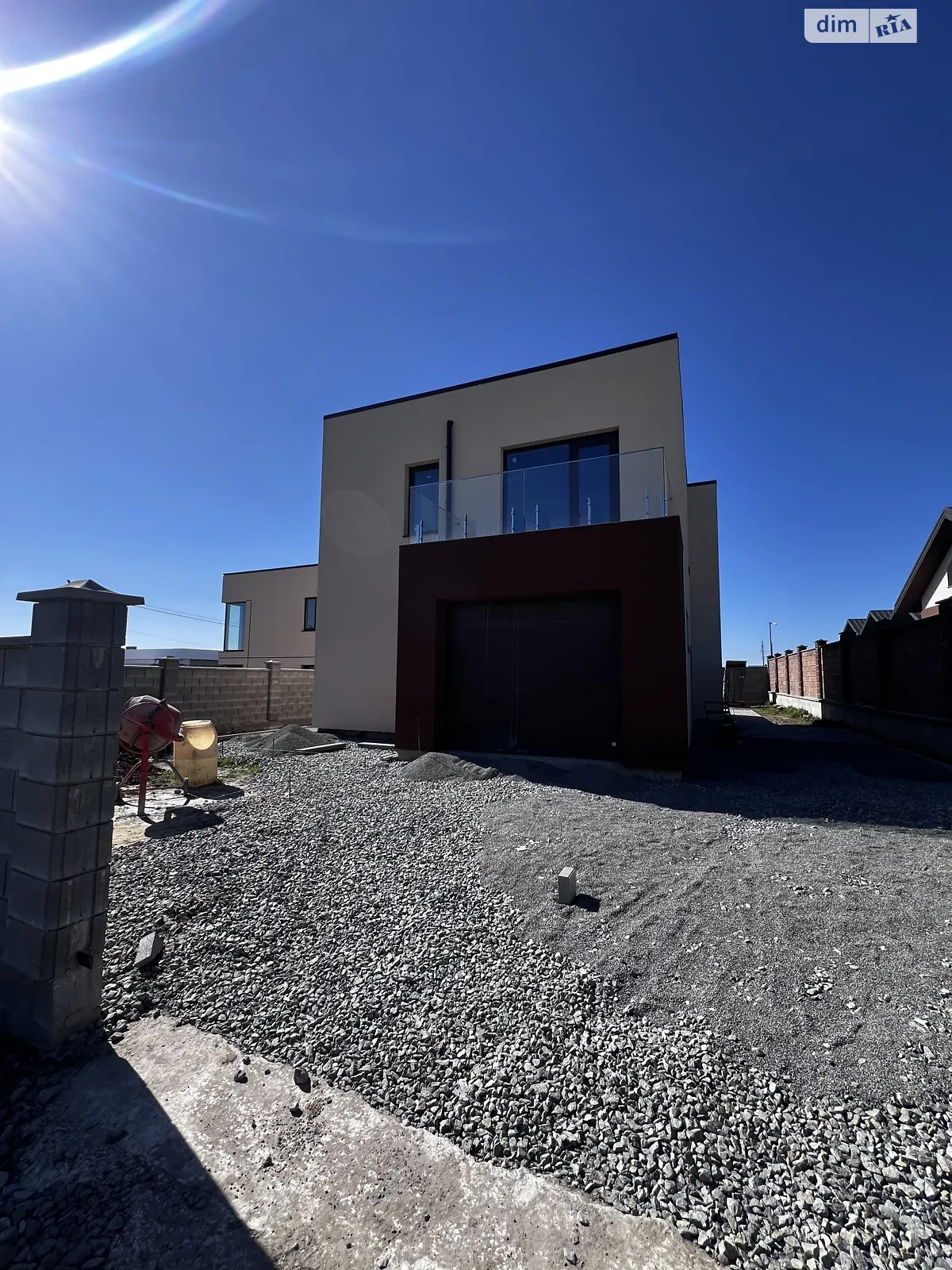 Продается дом на 2 этажа 140 кв. м с верандой, цена: 130000 $ - фото 1