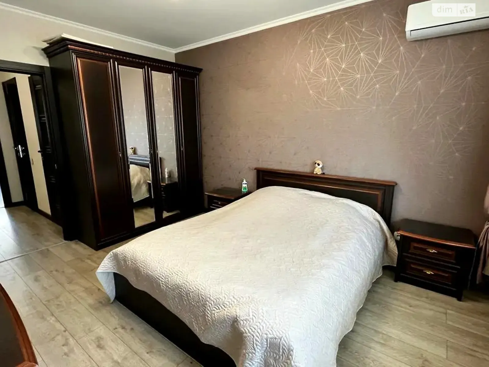 Продається 3-кімнатна квартира 70 кв. м у Києві, просп. Петра Григоренка, 7В - фото 1