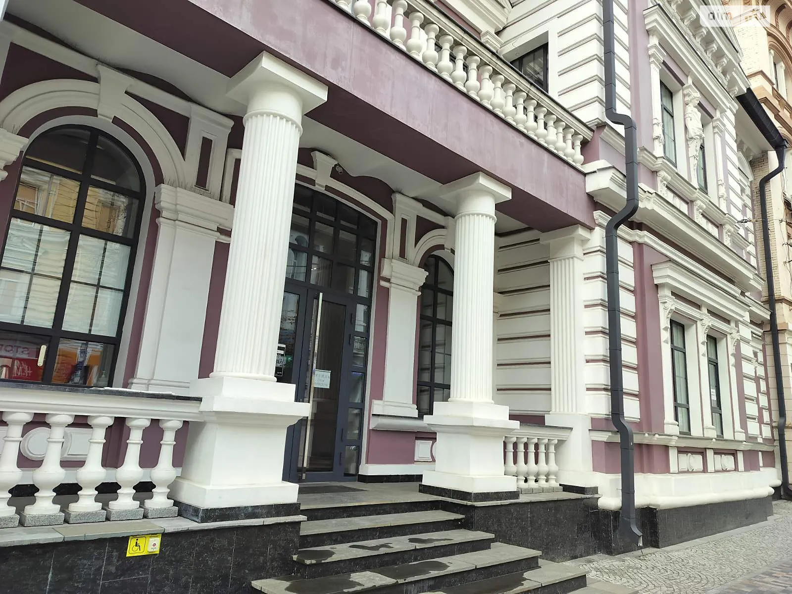 Сдается в аренду помещения свободного назначения 270 кв. м в 2-этажном здании, цена: 2700 $ - фото 1