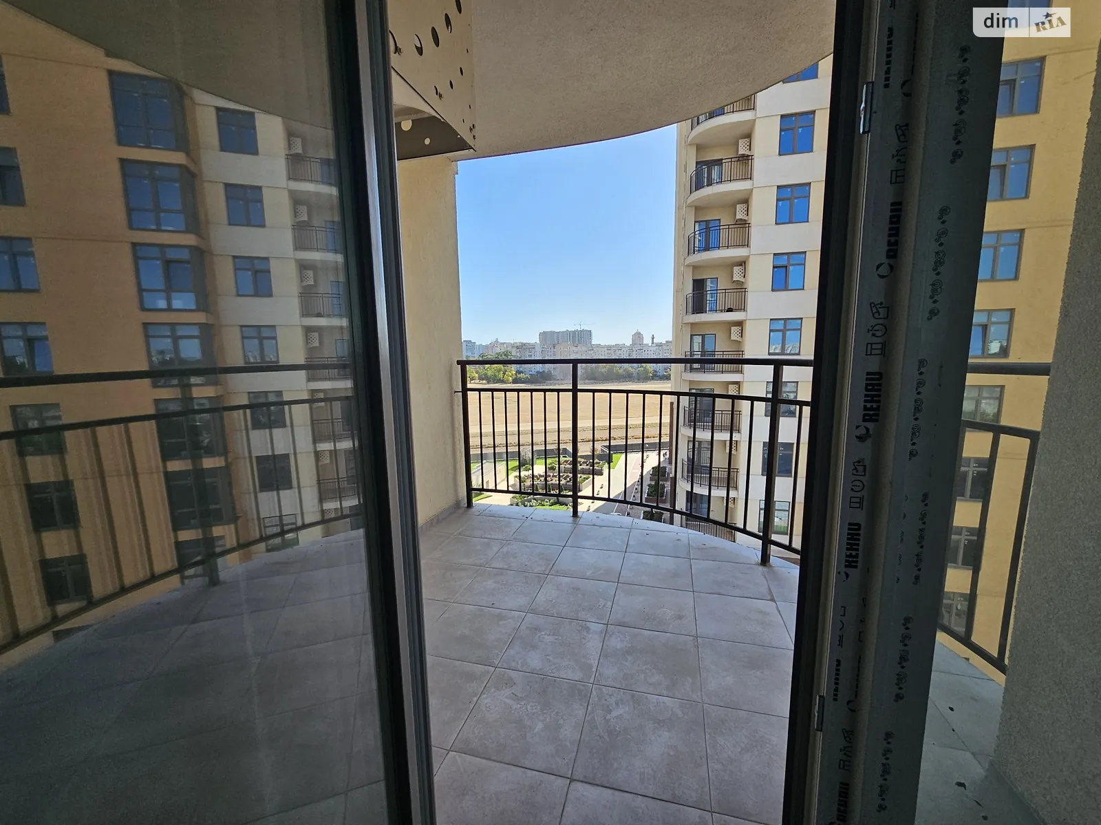 Продается 2-комнатная квартира 60 кв. м в Одессе, ул. Краснова - фото 1