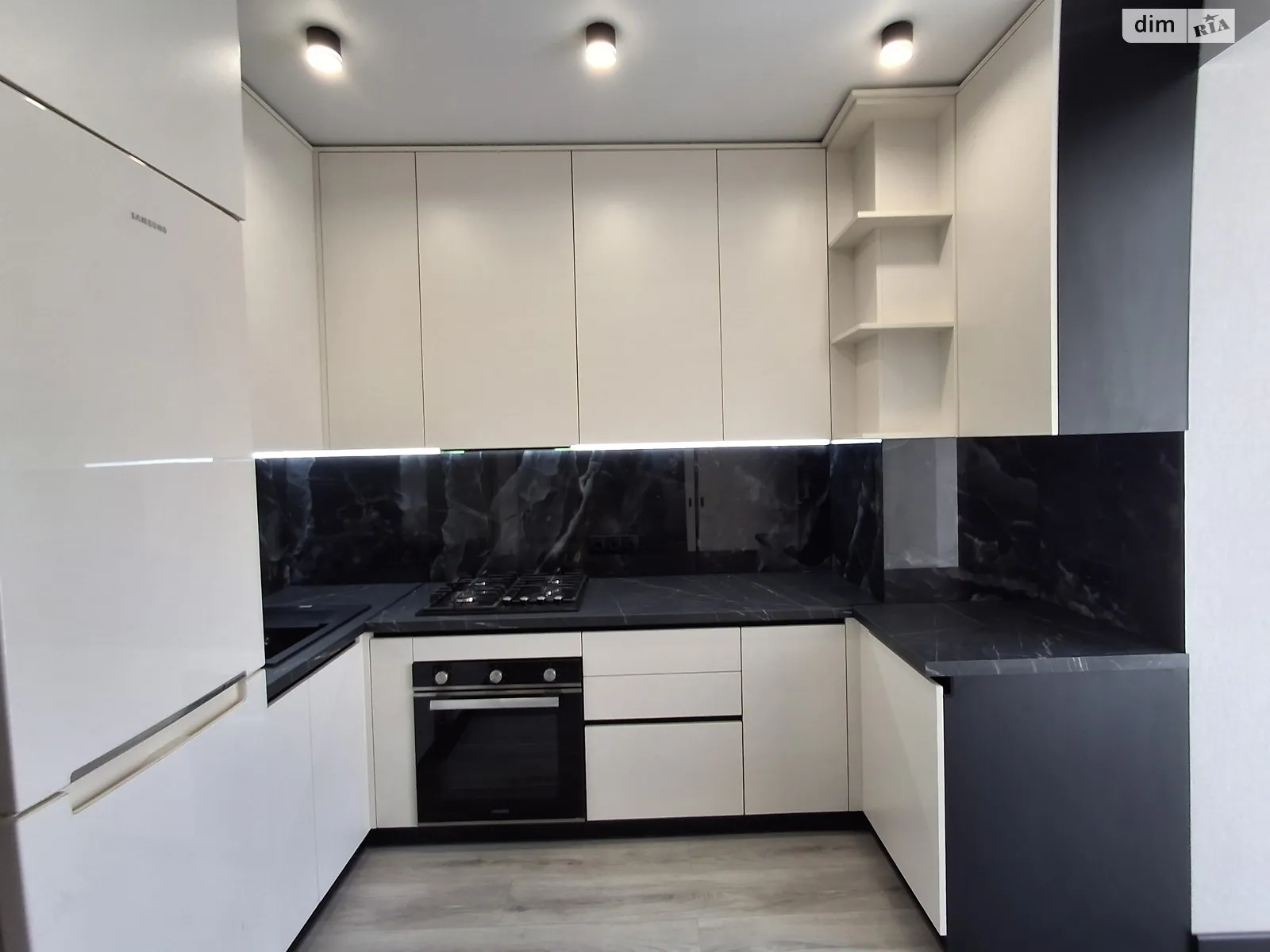 Продается 1-комнатная квартира 41 кв. м в Софиевской Борщаговке, просп. Героев Небесной Сотни, 26/17 - фото 1