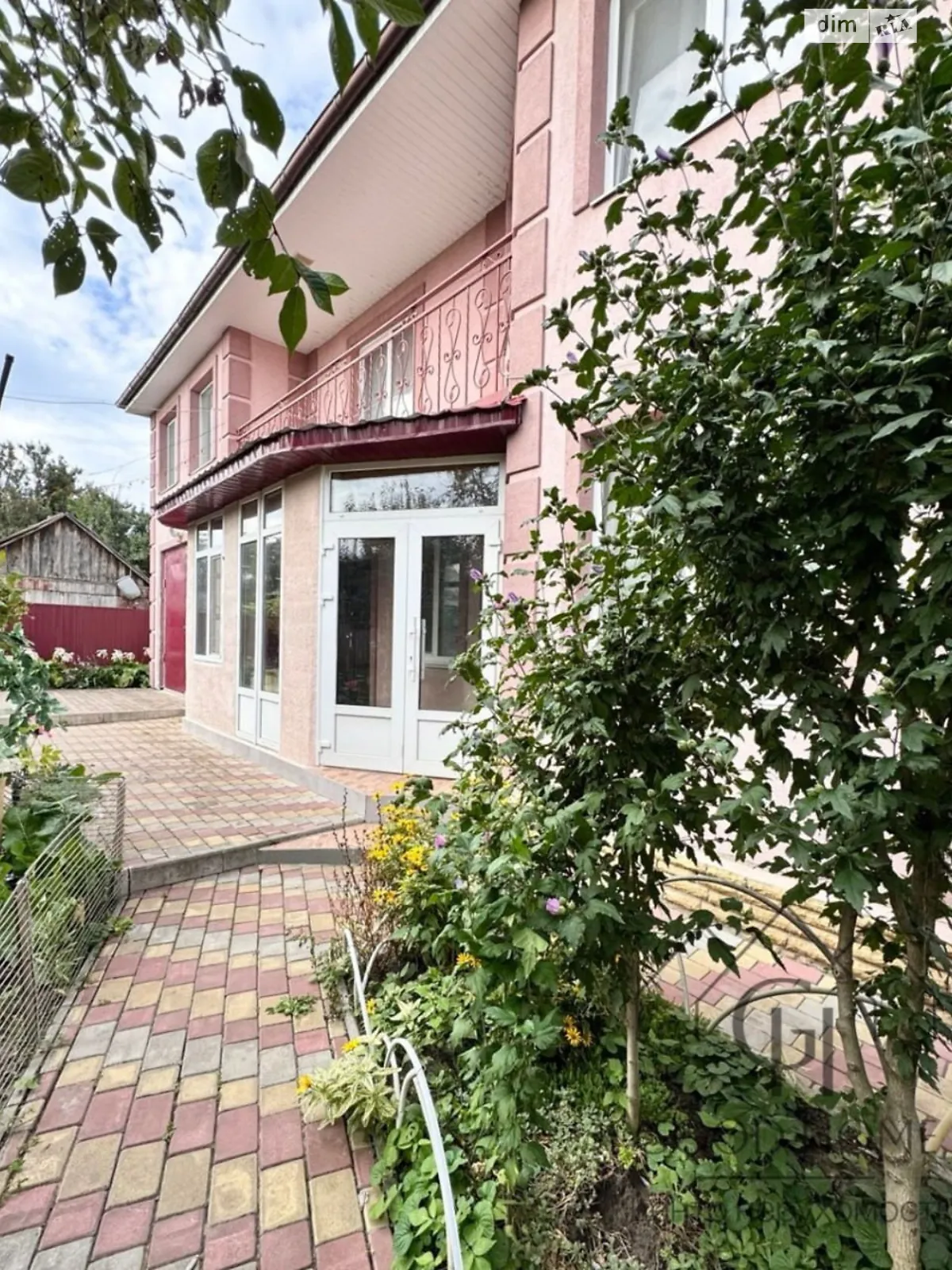 Продается дом на 2 этажа 193 кв. м с балконом, цена: 119000 $ - фото 1