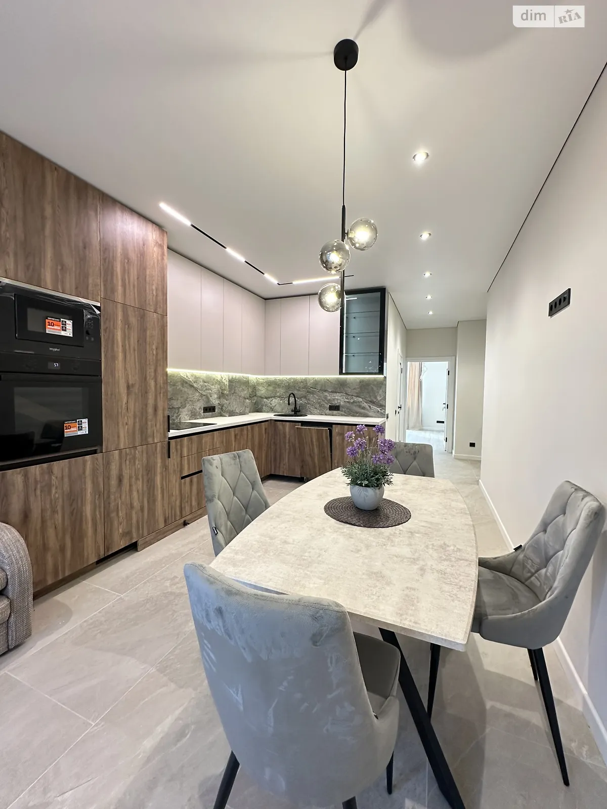 Продается 2-комнатная квартира 64 кв. м в Ужгороде, цена: 125000 $ - фото 1