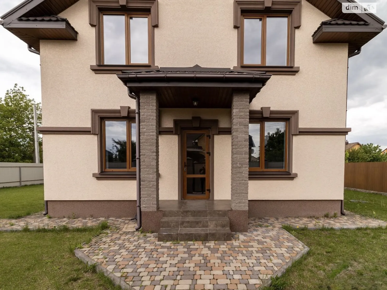 Продается дом на 2 этажа 145 кв. м с баней/сауной, цена: 160000 $ - фото 1