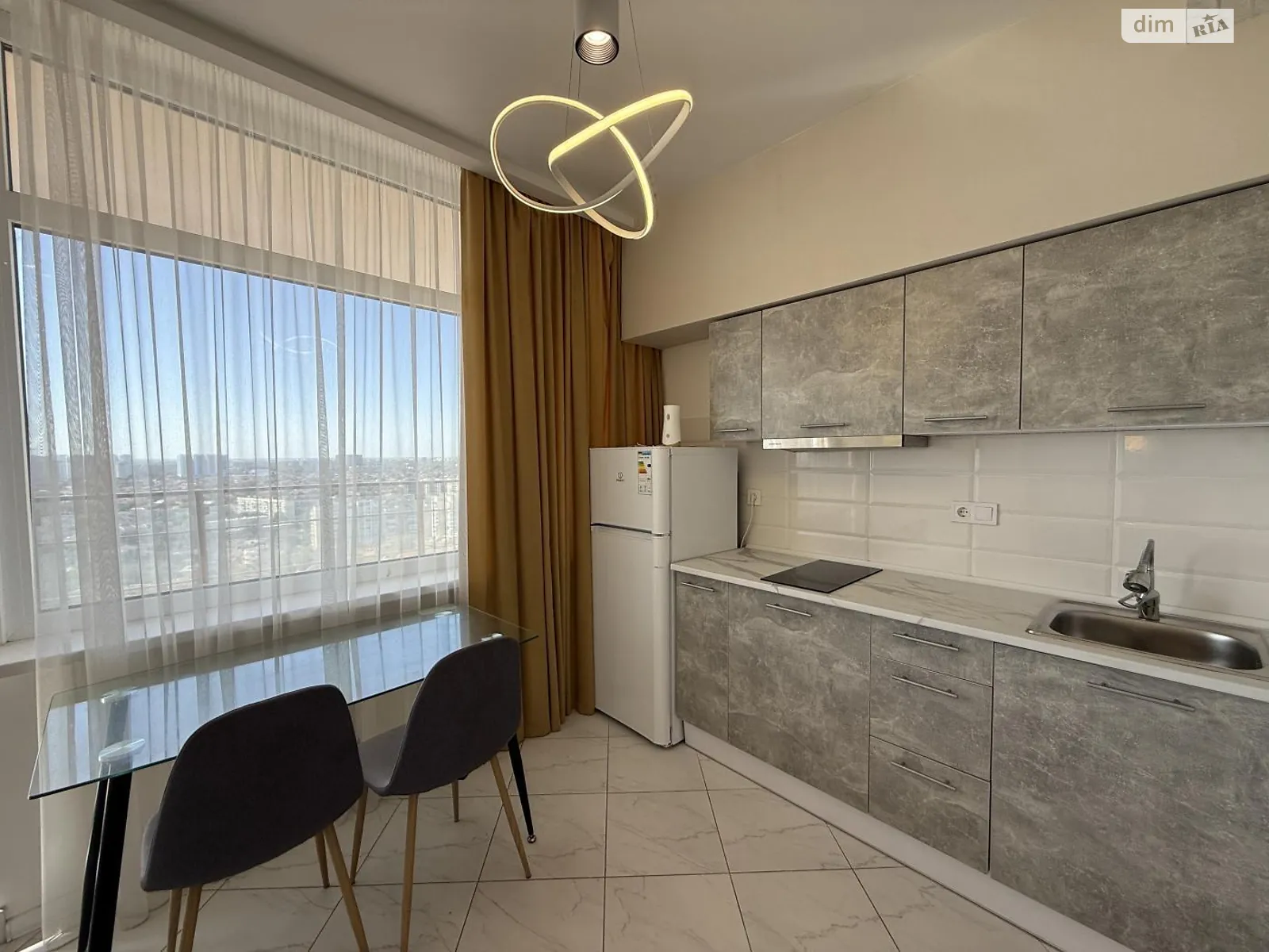 Продается 1-комнатная квартира 41 кв. м в Одессе, ул. Валерия Самофалова, 16А/3 - фото 1