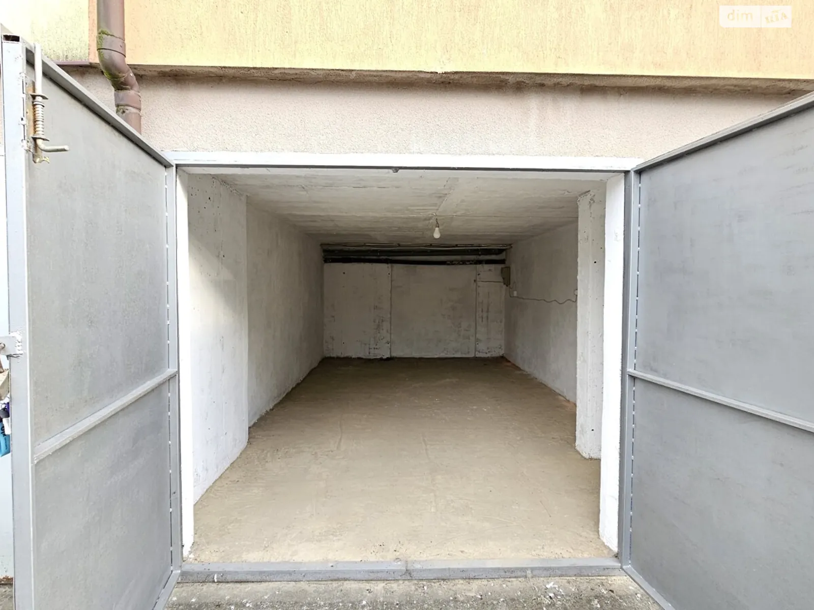 Продается отдельно стоящий гараж универсальный на 24.3 кв. м, цена: 14000 $ - фото 1