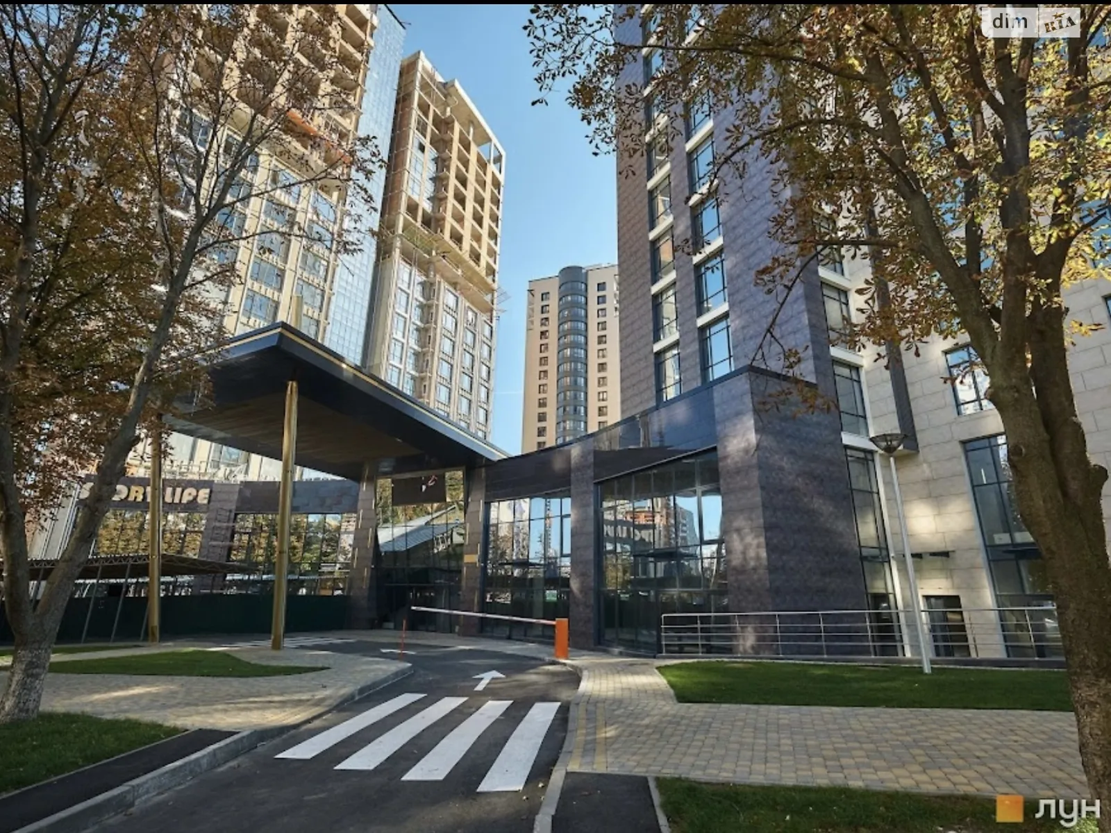 Продається 3-кімнатна квартира 120.4 кв. м у Києві, вул. Деміївська, 29 - фото 1