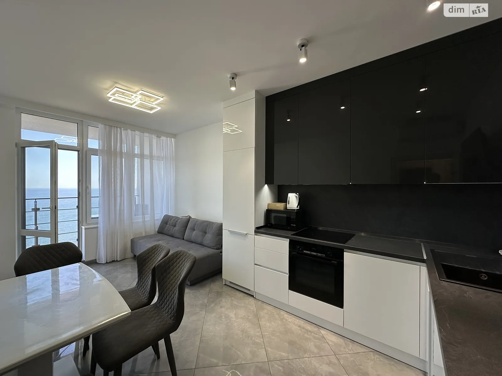 Сдается в аренду 1-комнатная квартира 55 кв. м в Одессе, ул. Валерия Самофалова, 16А/5 - фото 1