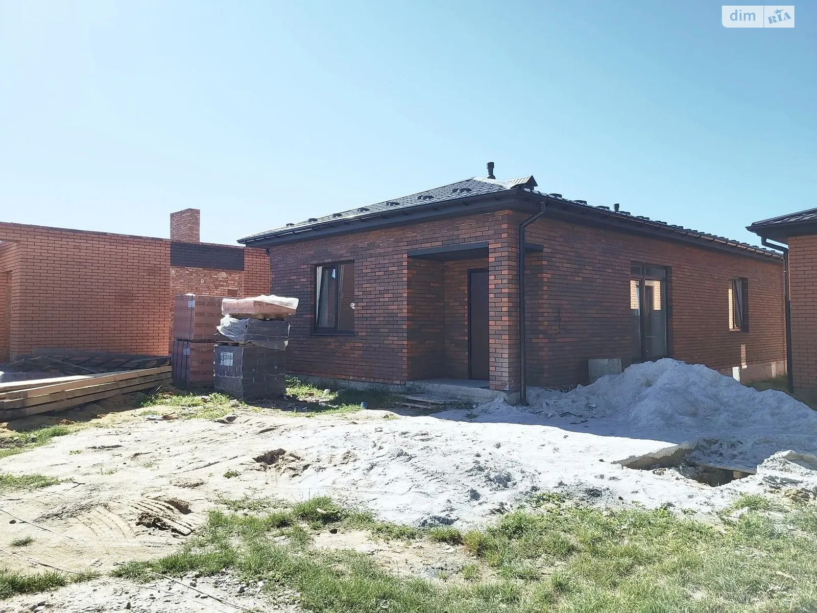 Продается одноэтажный дом 90 кв. м с бассейном, цена: 83999 $ - фото 1